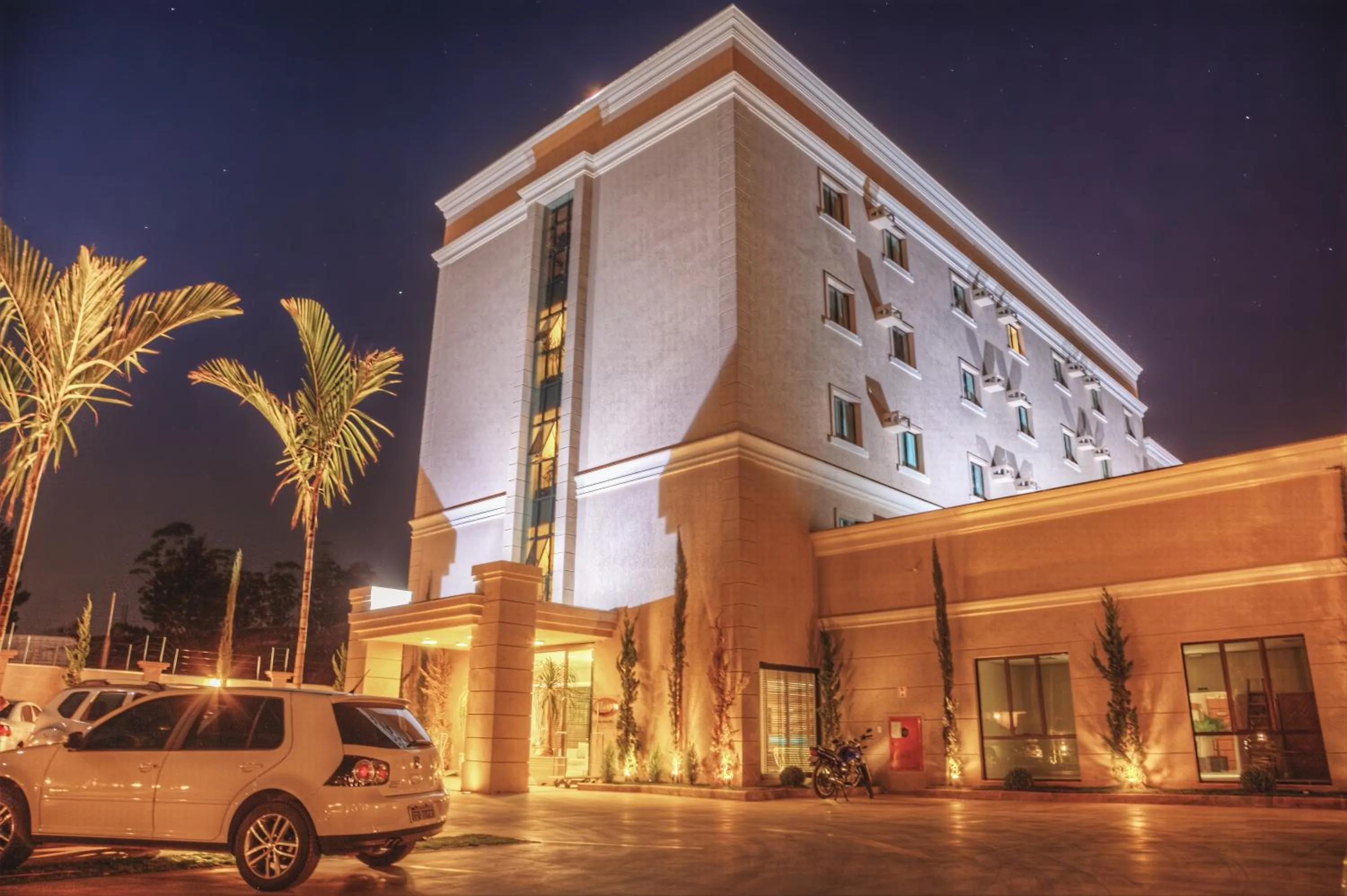 Night in Class Hotel Pouso Alegre