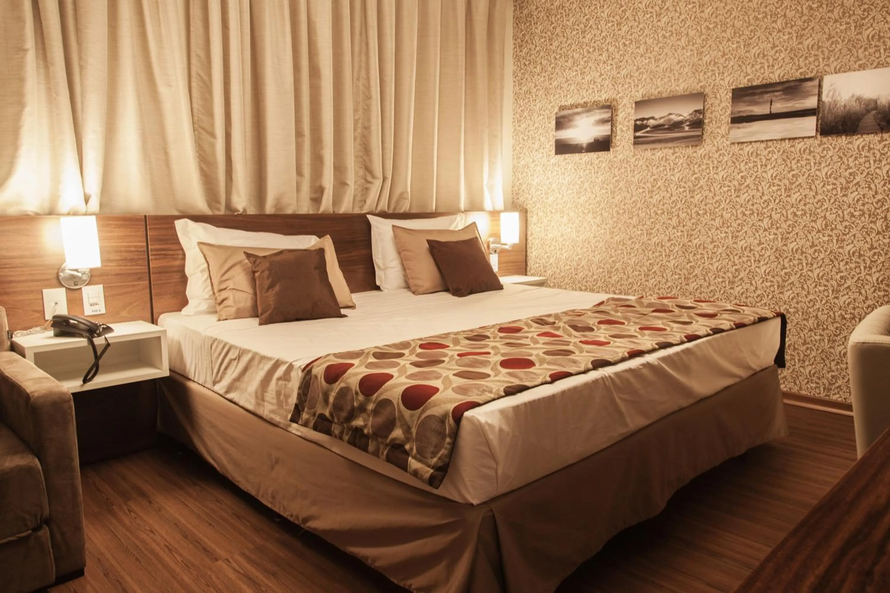 Night, Bed in Class Hotel Pouso Alegre