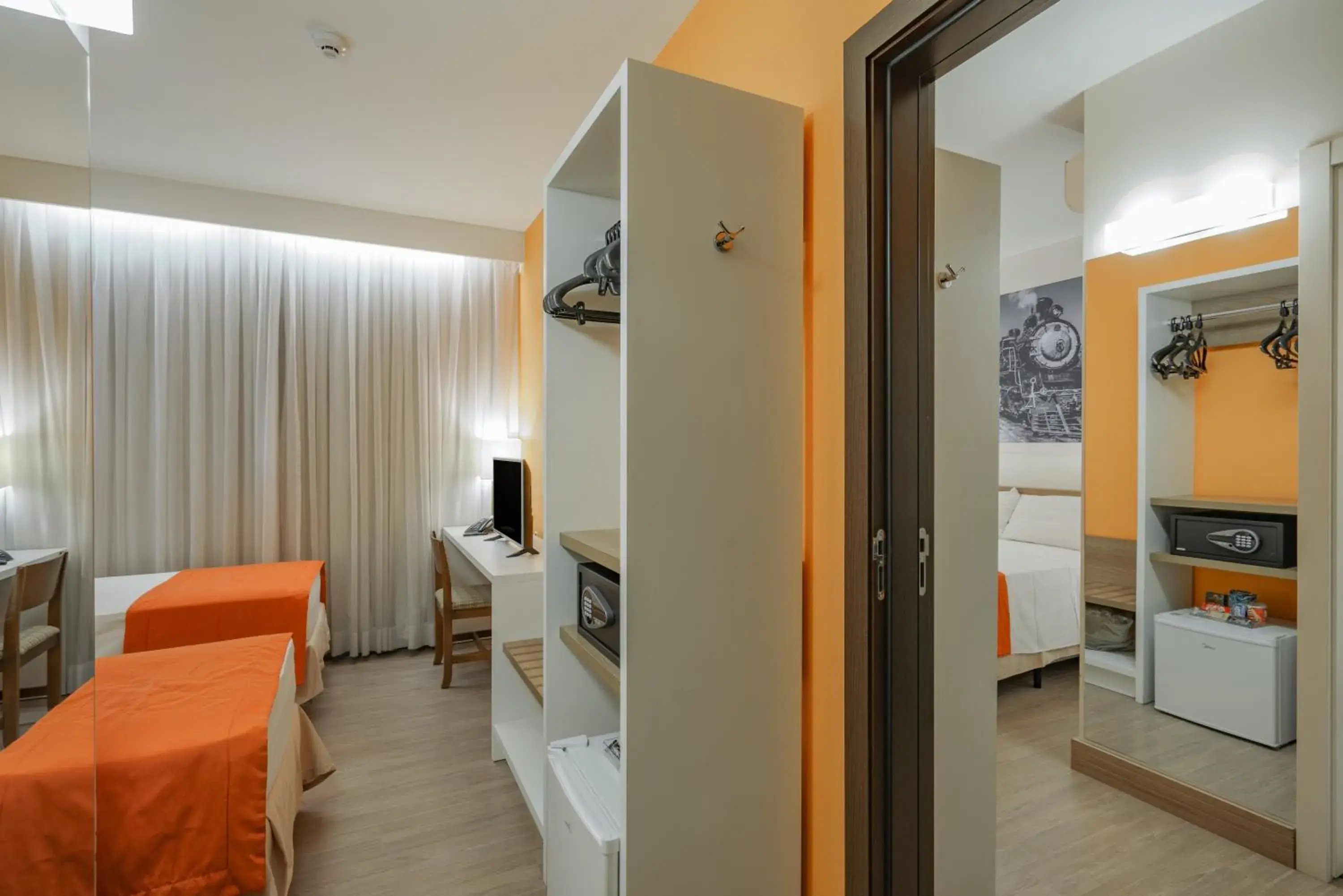 Family Standard Room Connecting Room - single occupancy - Disability Access in Slim Bento Gonçalves Family Standard Room Connecting Room - single occupancy - Disability Access in Slim Bento Gonçalves