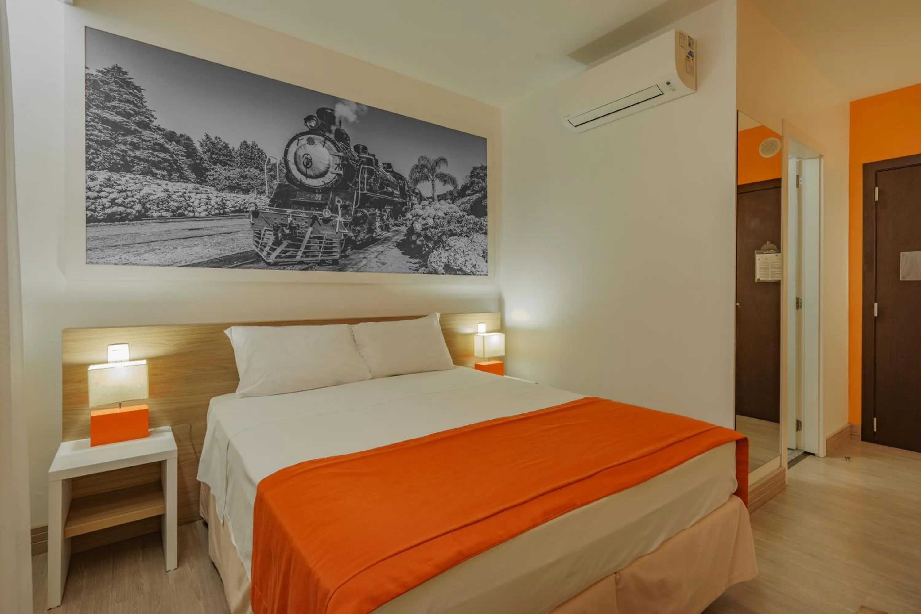 Bedroom, Bed in Slim Bento Gonçalves