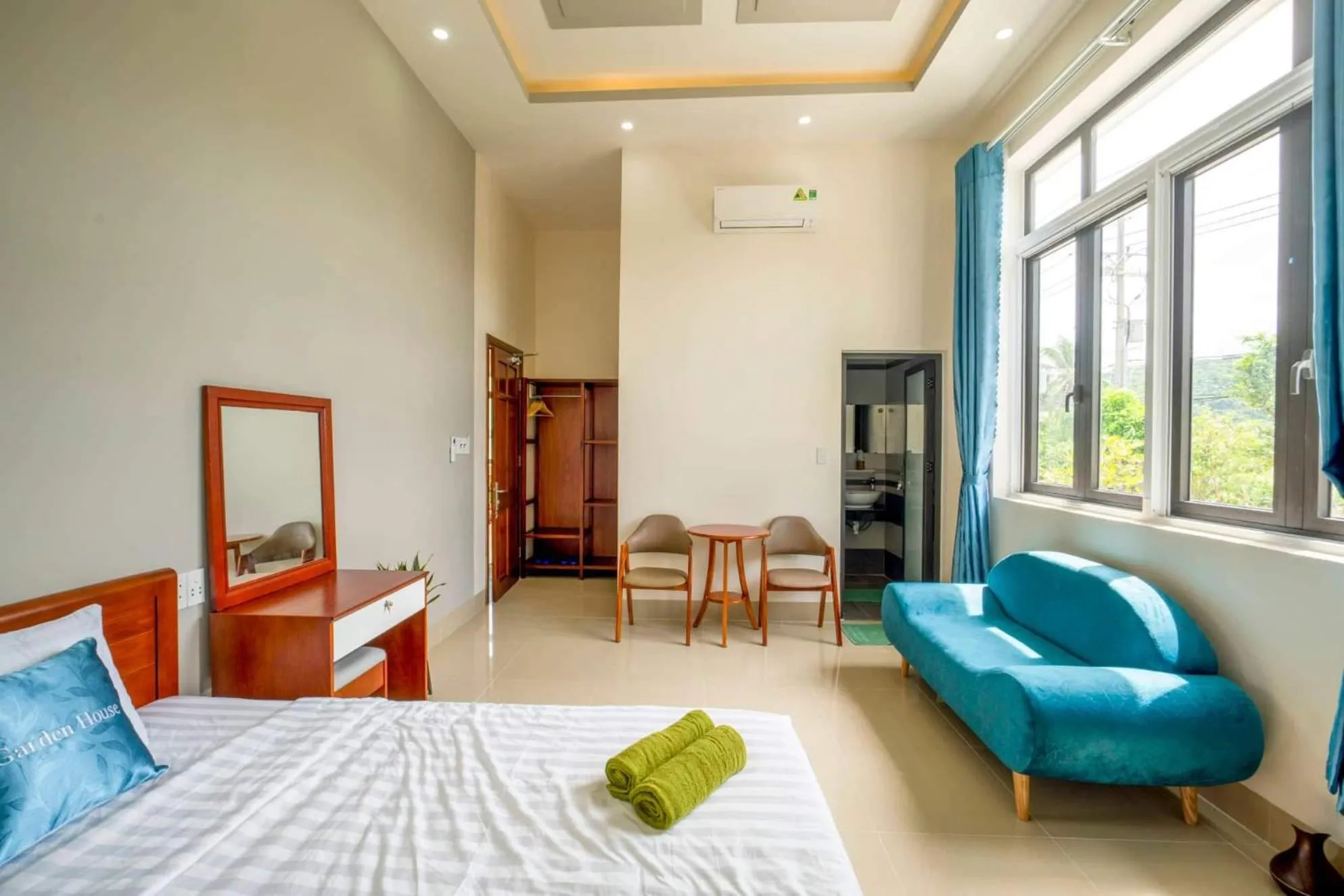 Bed in Garden House Côn Đảo