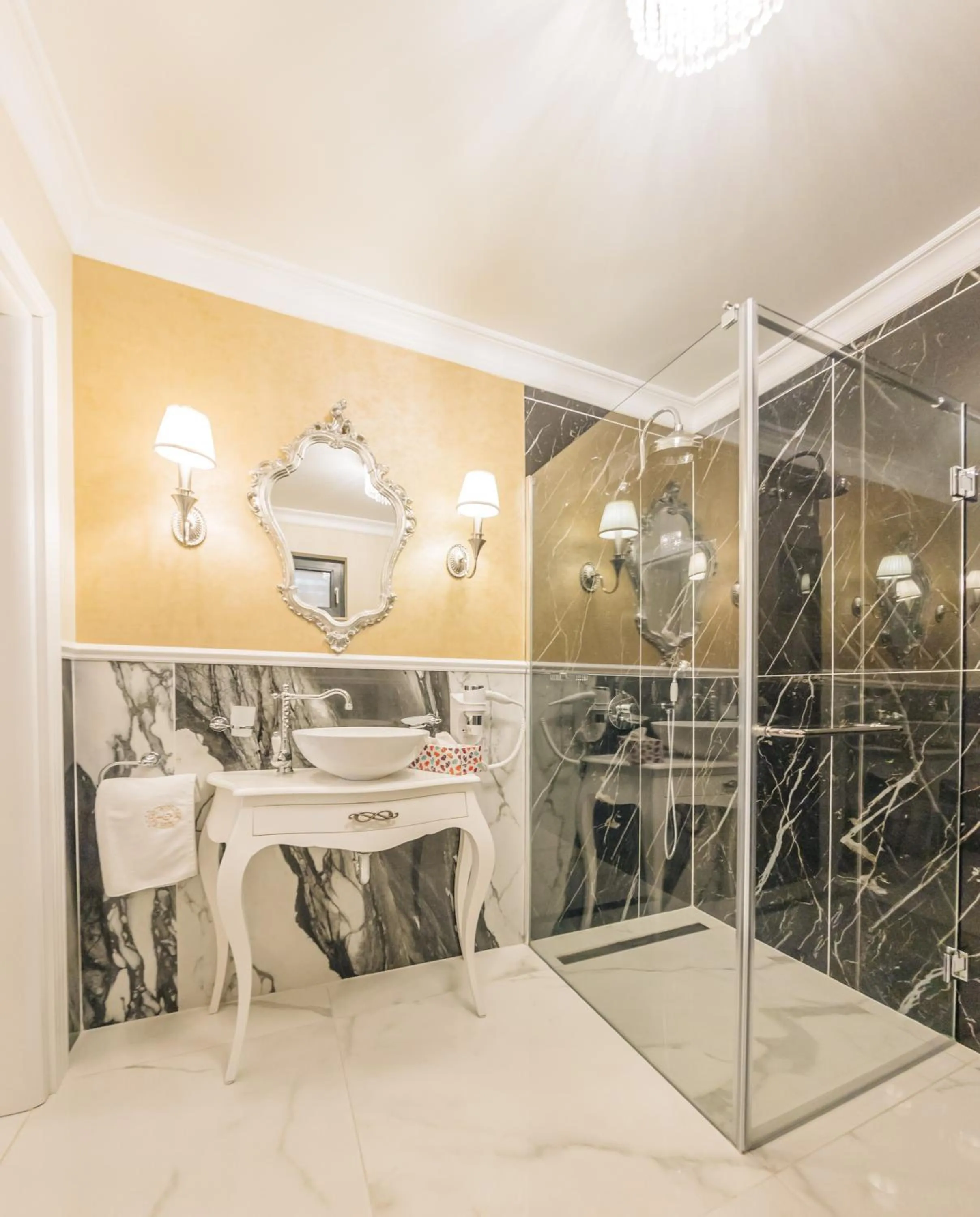 Shower in Grant Boutique Hotel