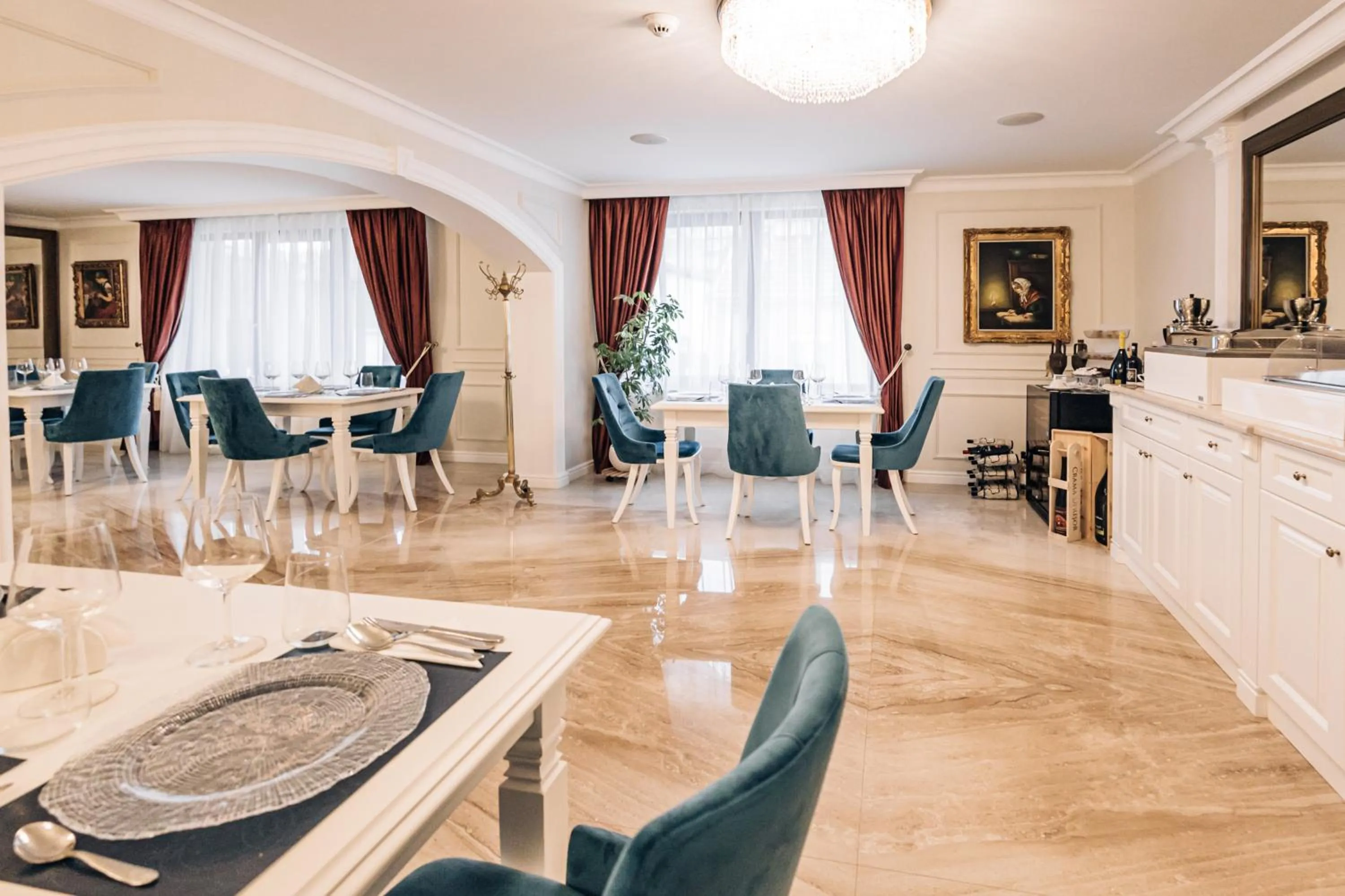 Restaurant/places to eat in Grant Boutique Hotel