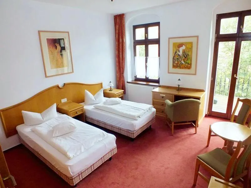 Bed in Parkschlößchen