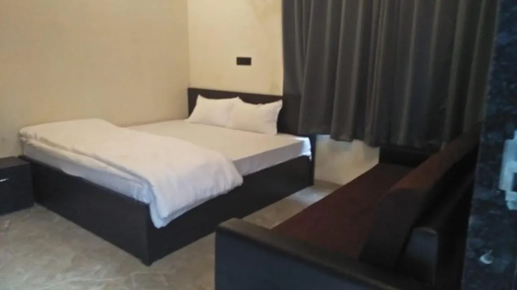 Bed in Jayshin Lake Vaitarna Resort - Igatpuri