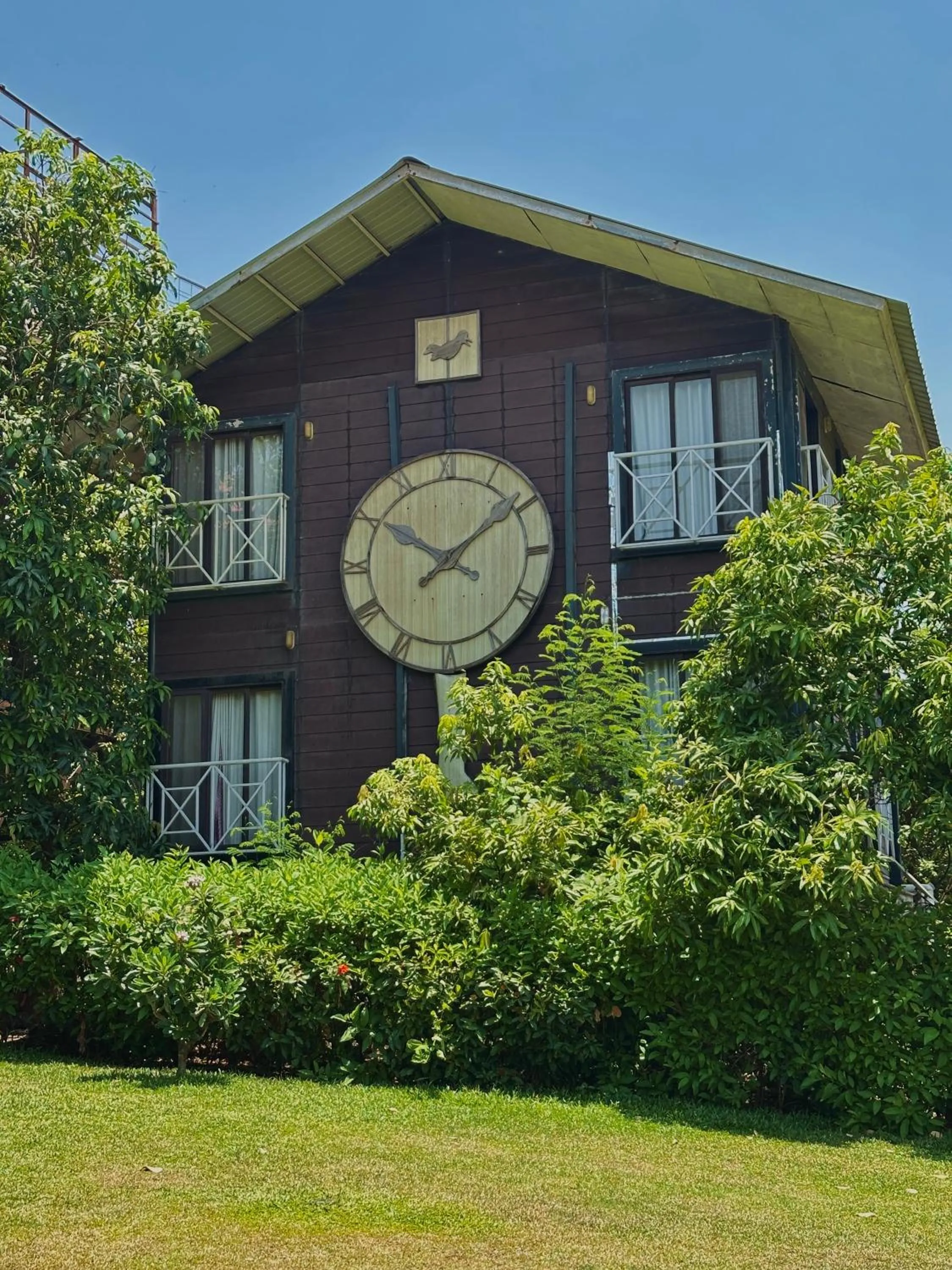 Facade/entrance in Jayshin Lake Vaitarna Resort - Igatpuri