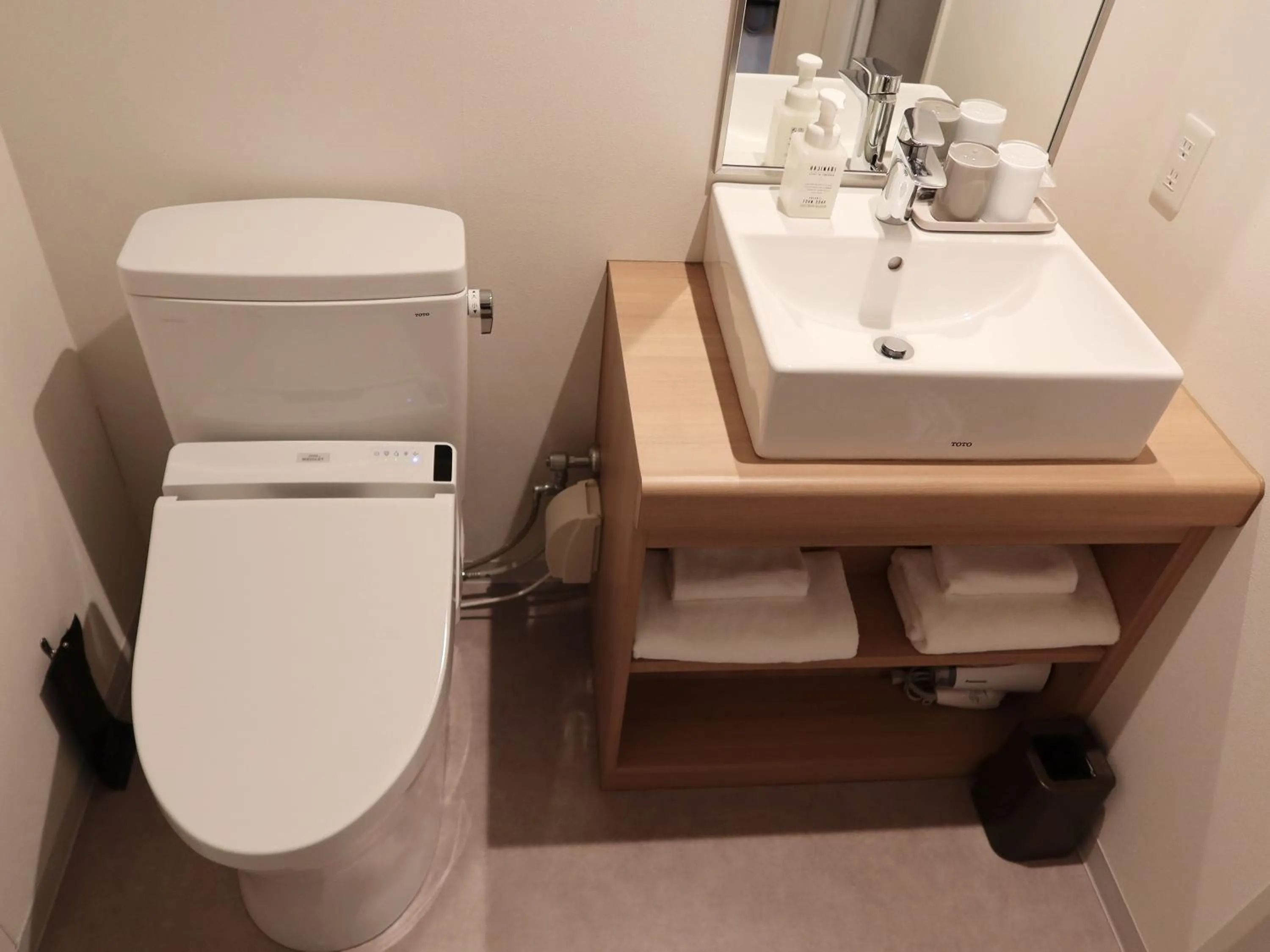 Toilet in Henn na Hotel Komatsu Ekimae