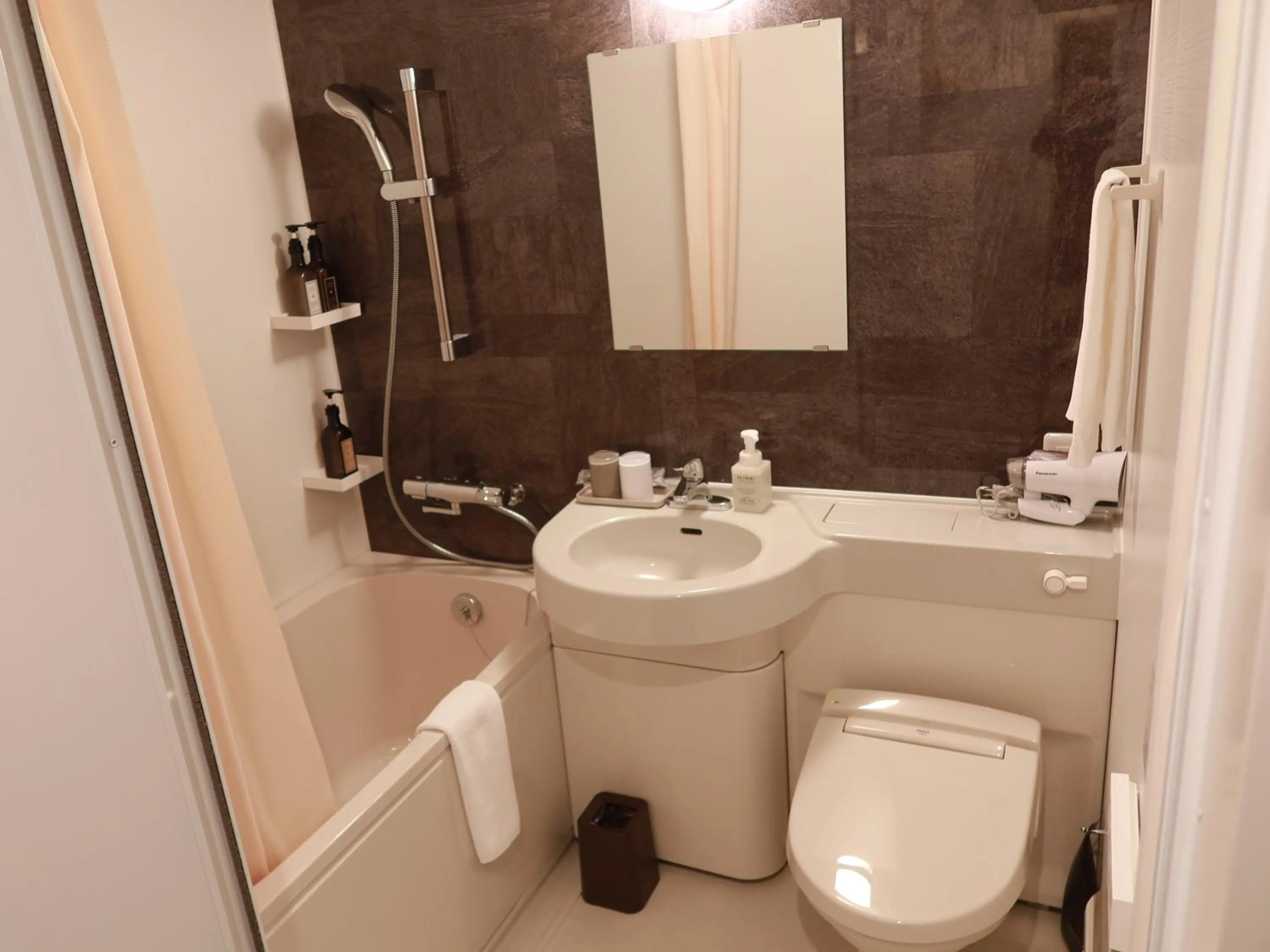 Toilet in Henn na Hotel Komatsu Ekimae