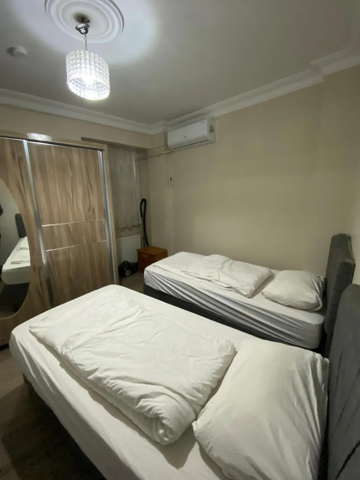 Bed in Hakan’s apartment