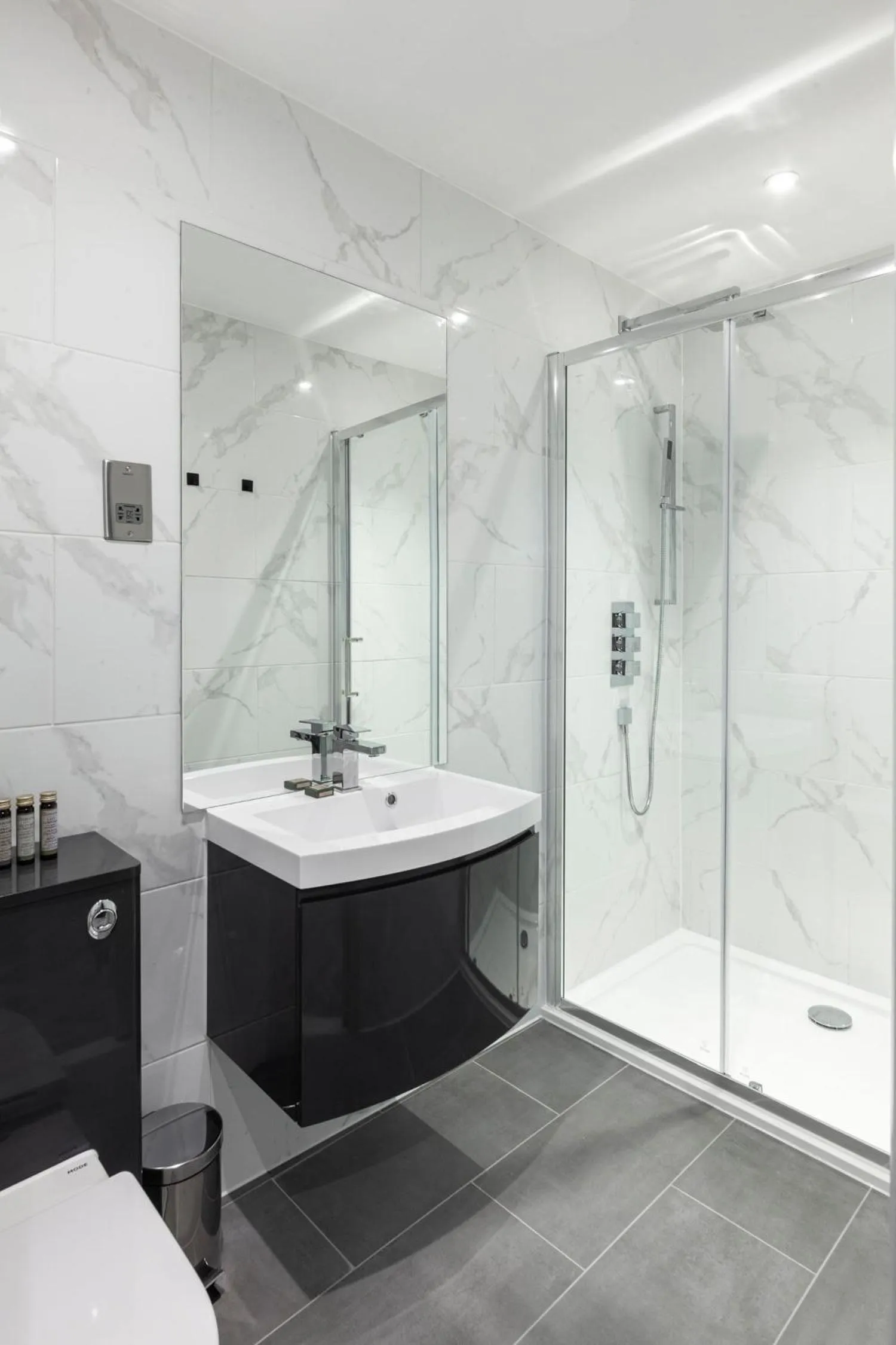 Shower in Aptel East