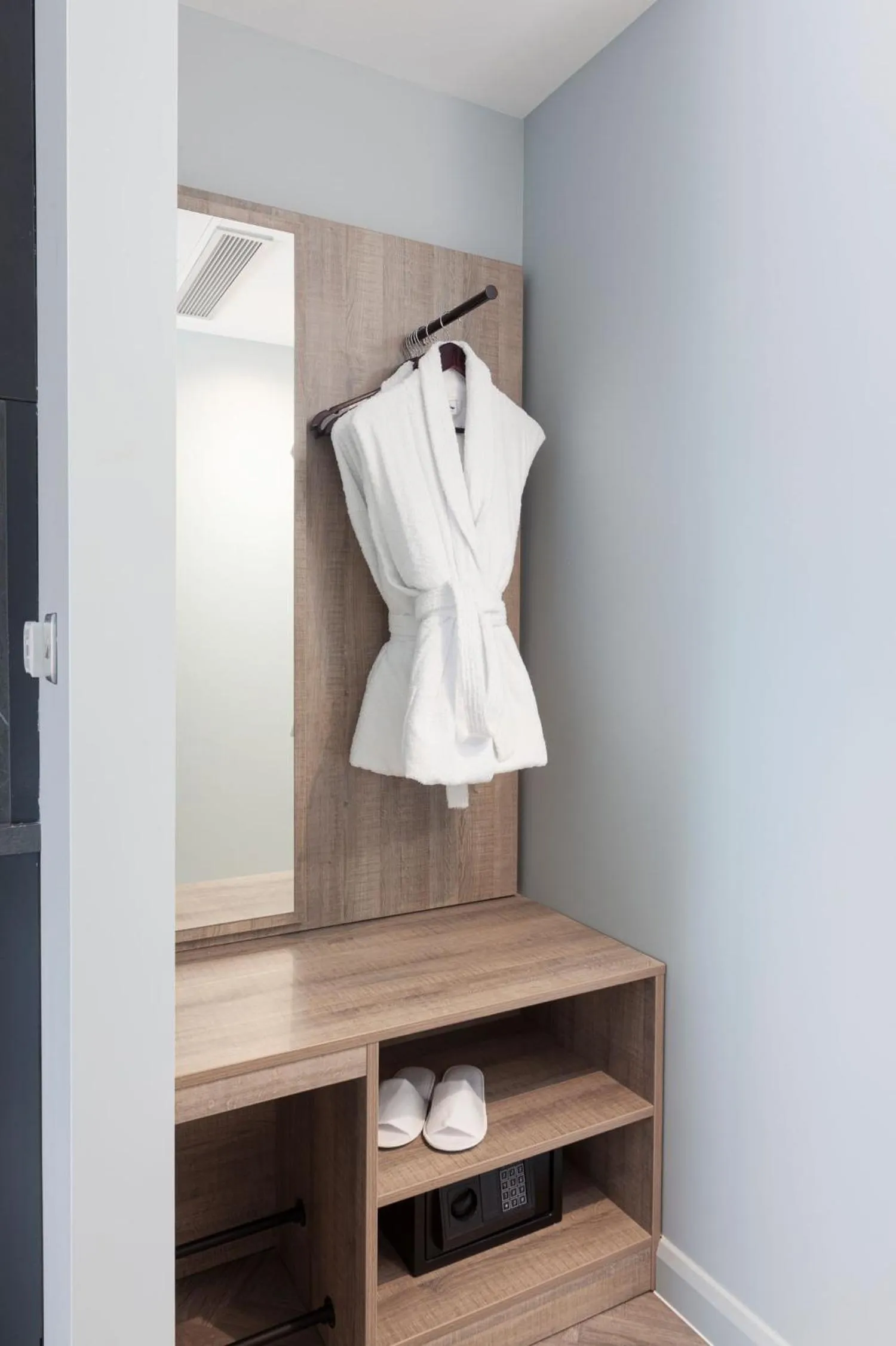 wardrobe in Aptel East