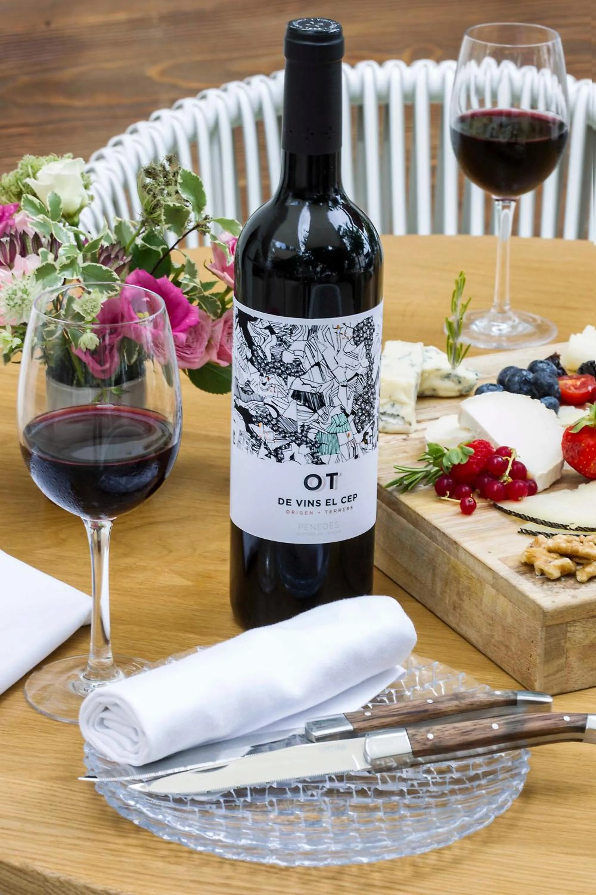 Food and drinks in May Altafulla Beach Boutique Hotel