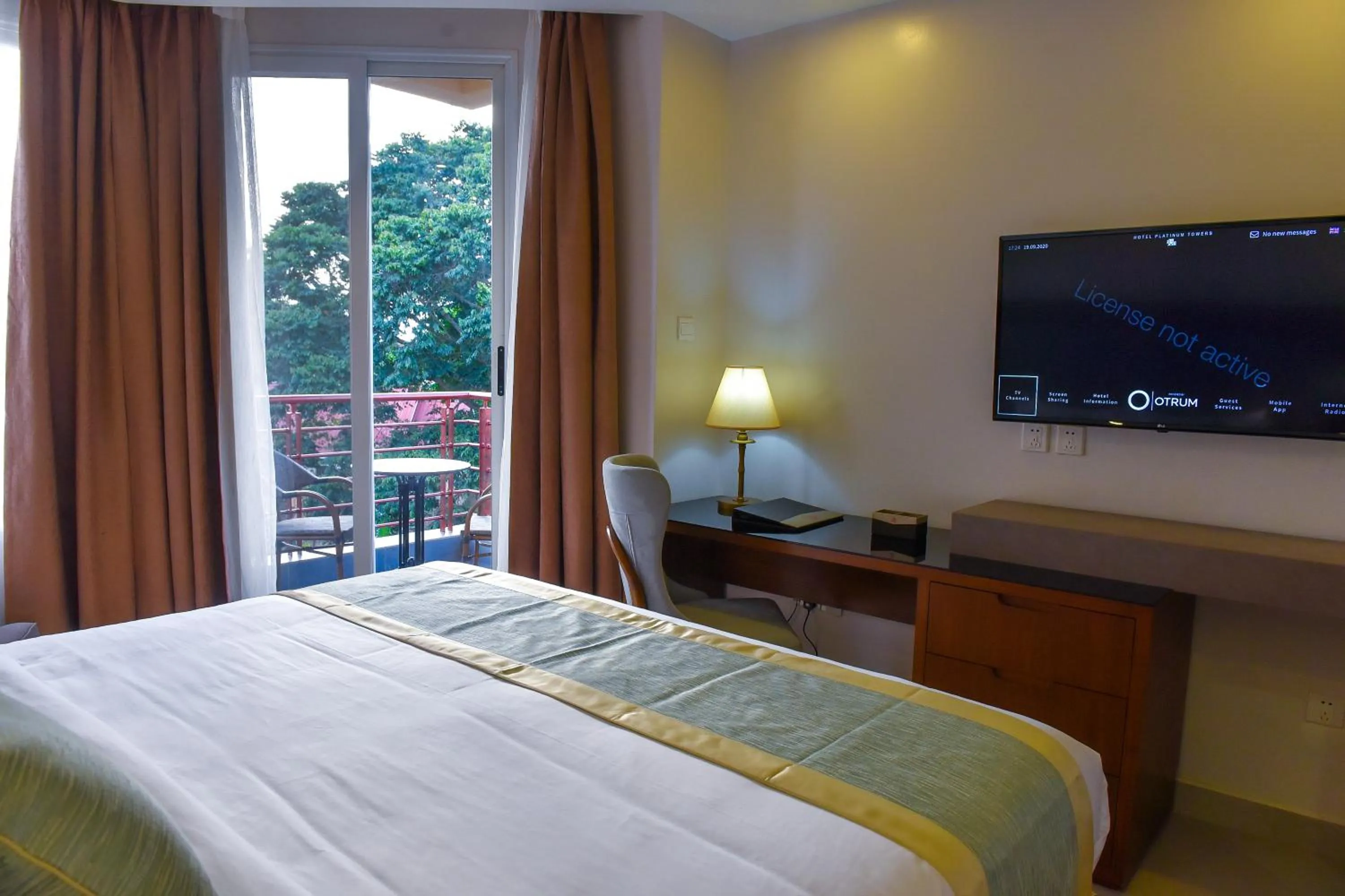 TV and multimedia, Bed in Admas Grand Hotel