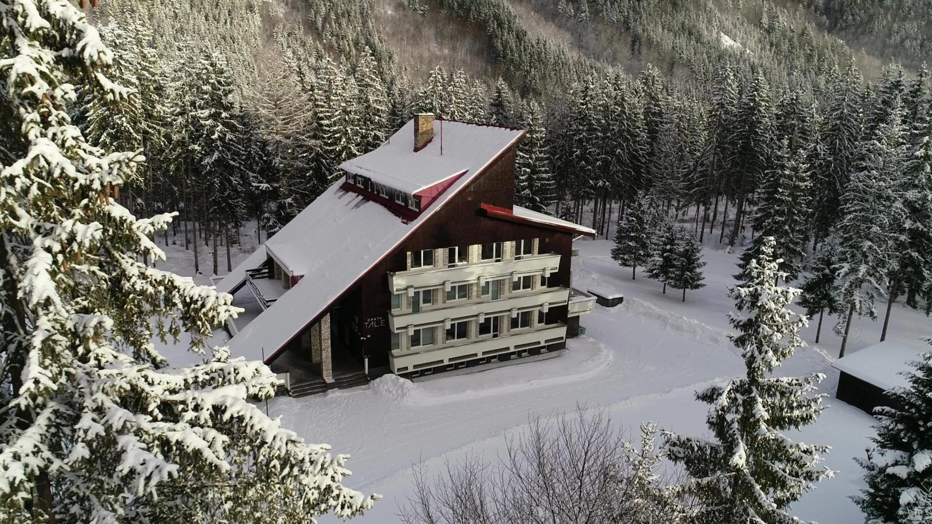 Property building in Chata Tale - Dom Horskej služby