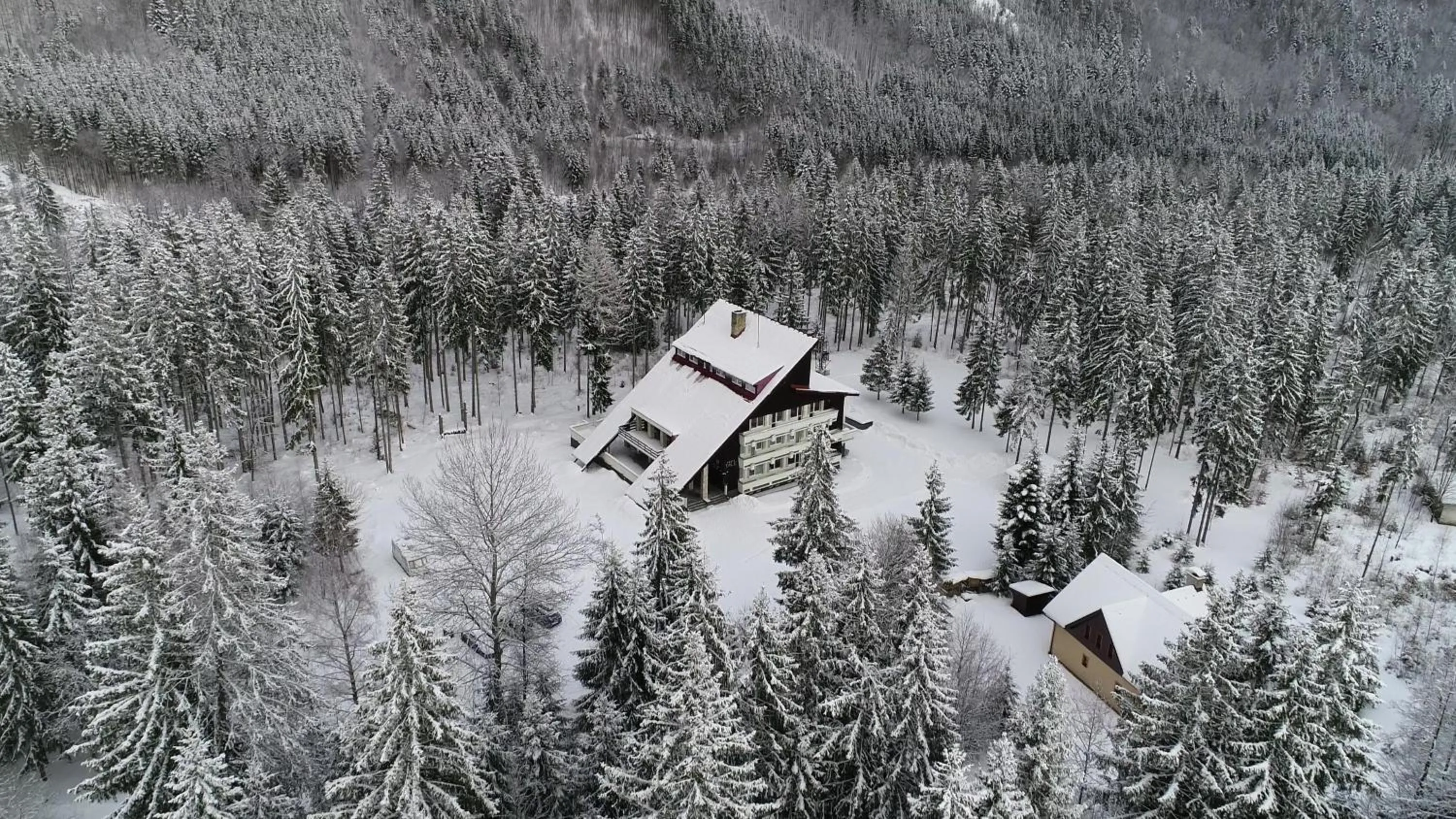 Property building in Chata Tale - Dom Horskej služby