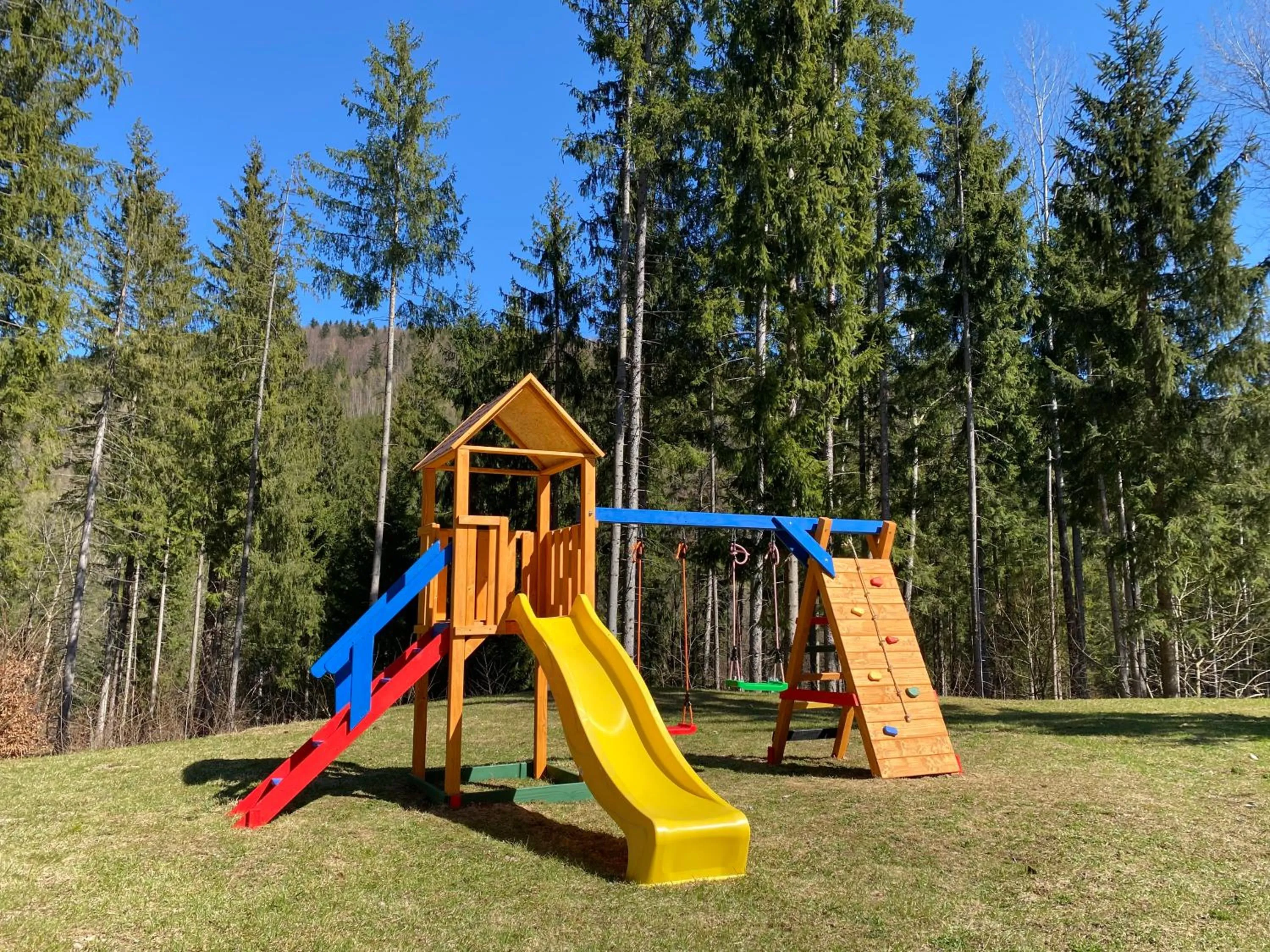 Children play ground in Chata Tale - Dom Horskej služby