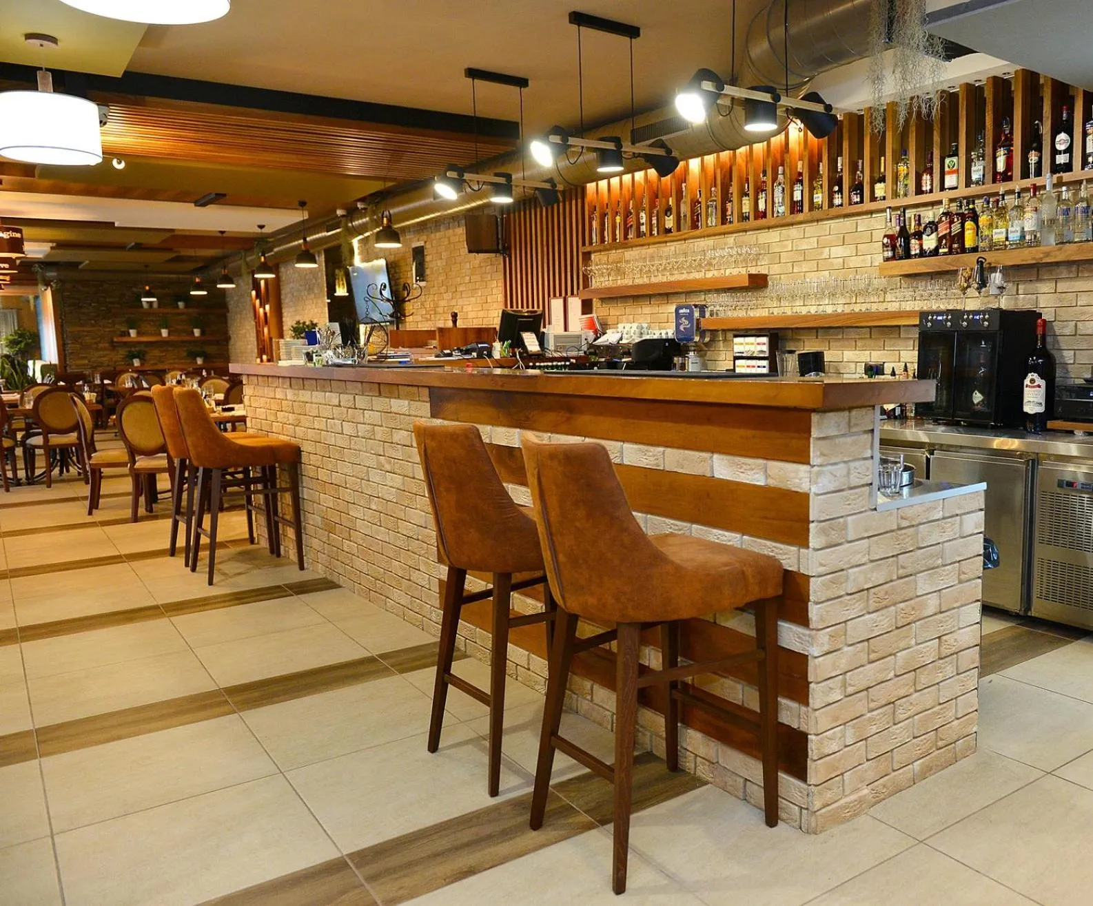 Restaurant/places to eat in MV Monogram