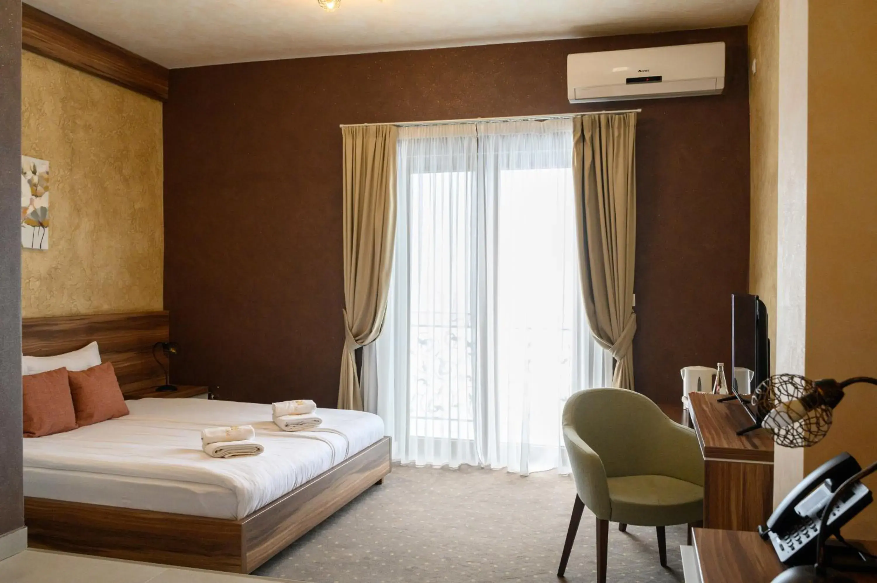 Triple Room in MV Monogram Triple Room in MV Monogram