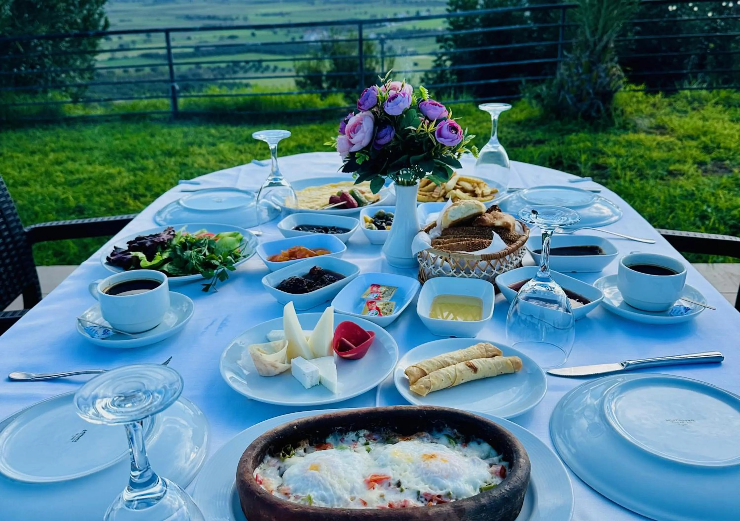 Restaurant/places to eat in Celebi Garden Hotel - Cittaslow Retreat