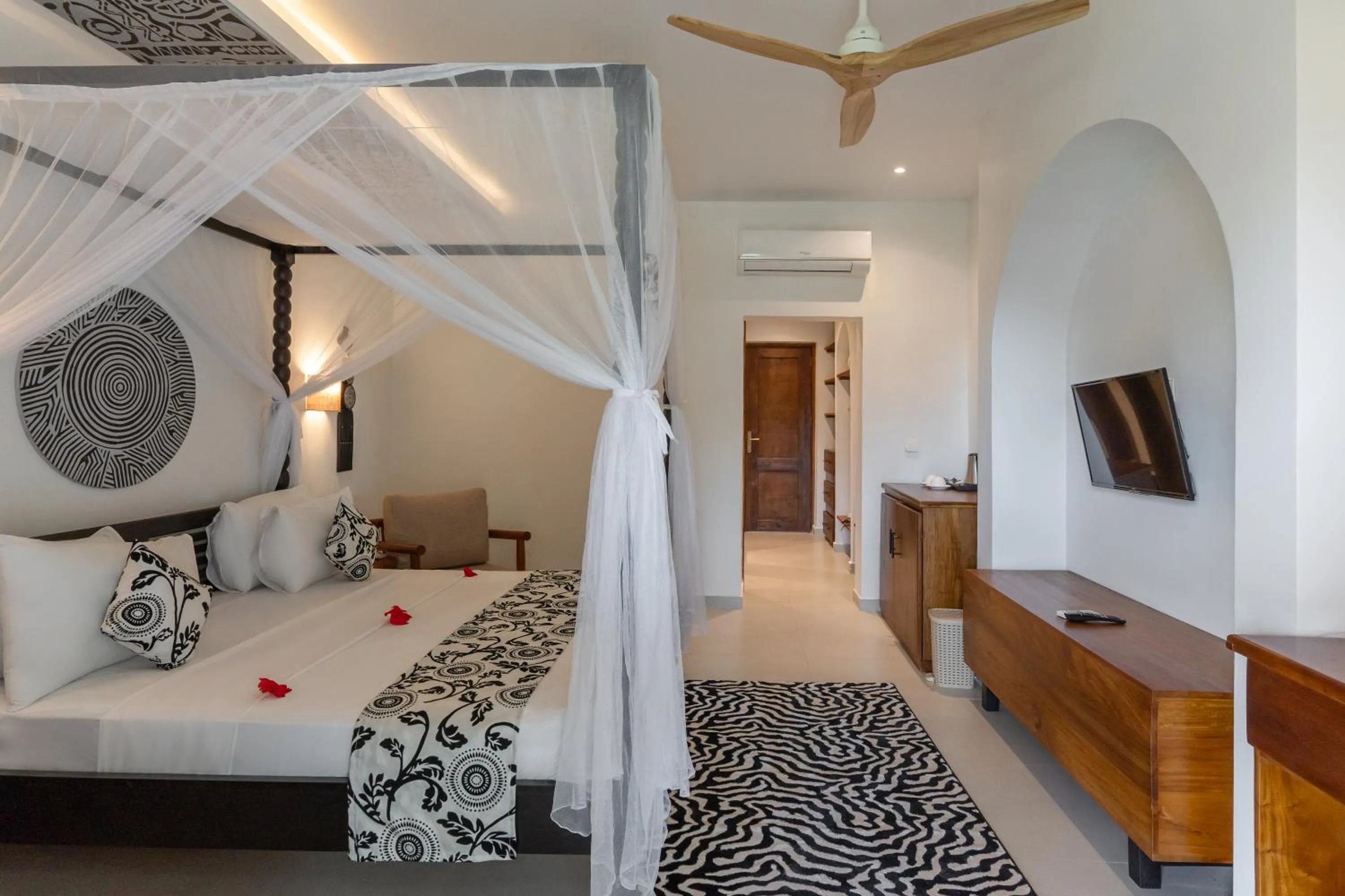 Bedroom, Bed in Kiwengwa Beach Resort