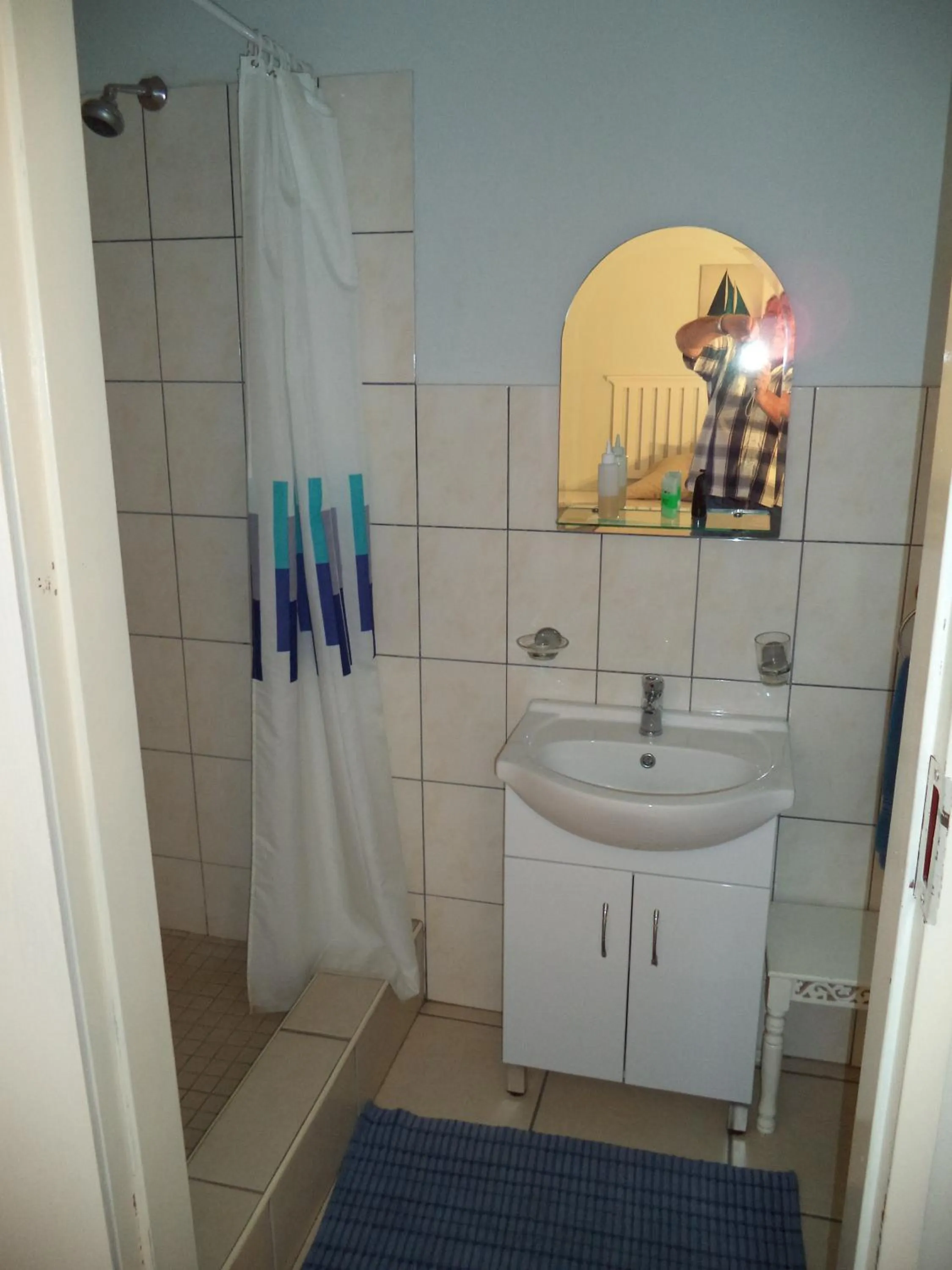 Bathroom in Heatherdale Guesthouse & Shuttle Services