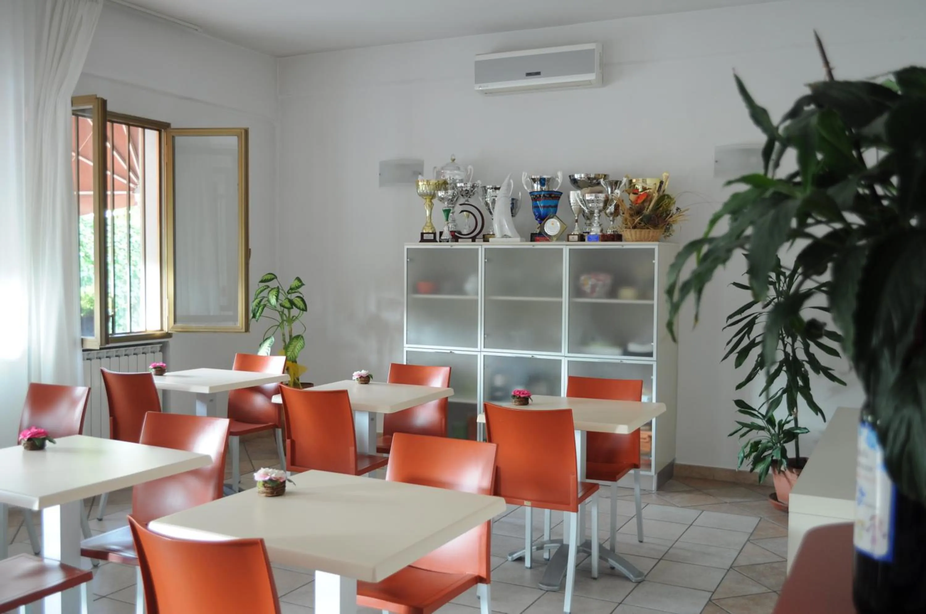 Communal lounge/ TV room in Marinetta Bed & Breakfast