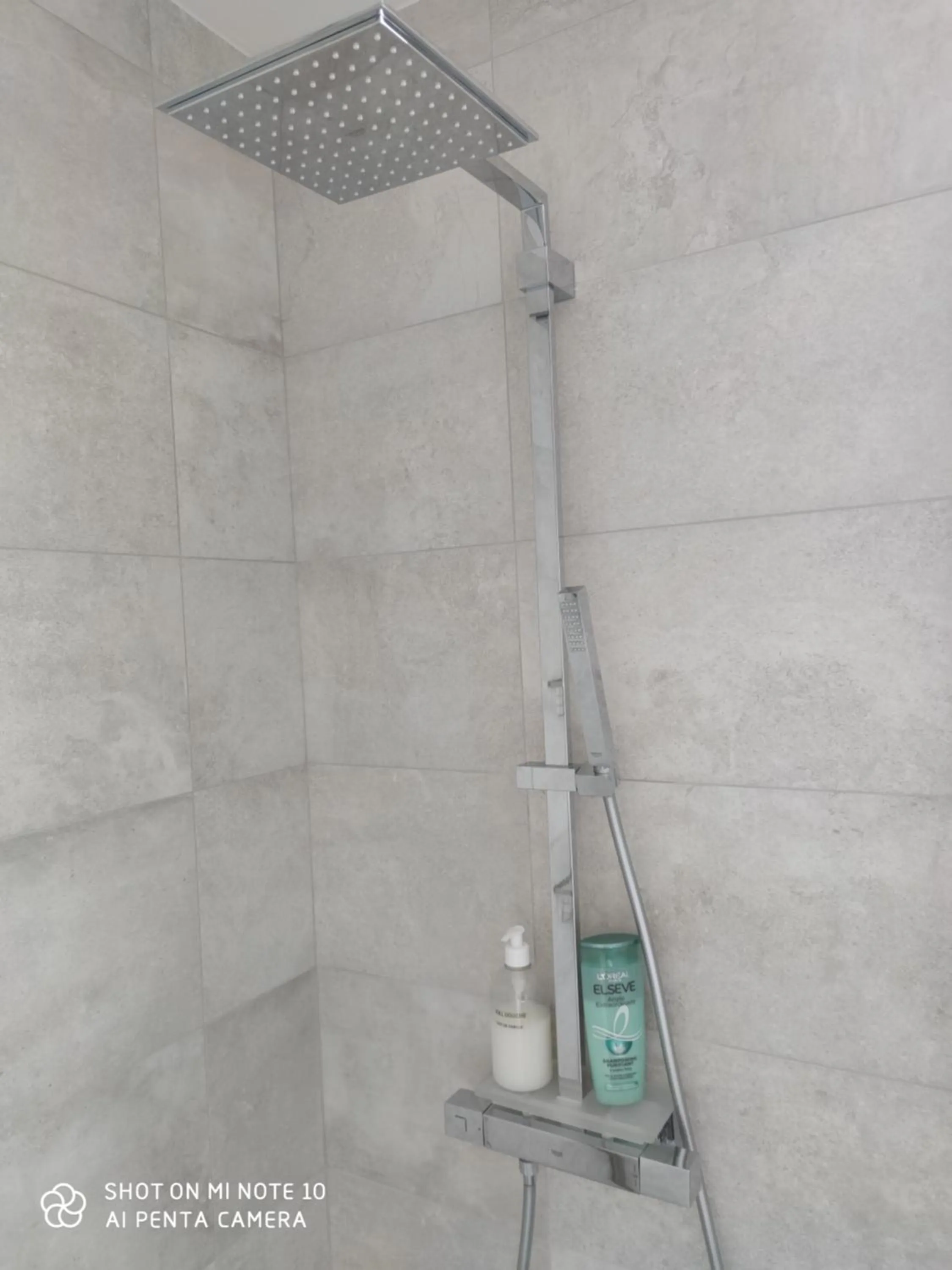 Shower in Chambre d'hôtes du Muguet avec SdB privative
