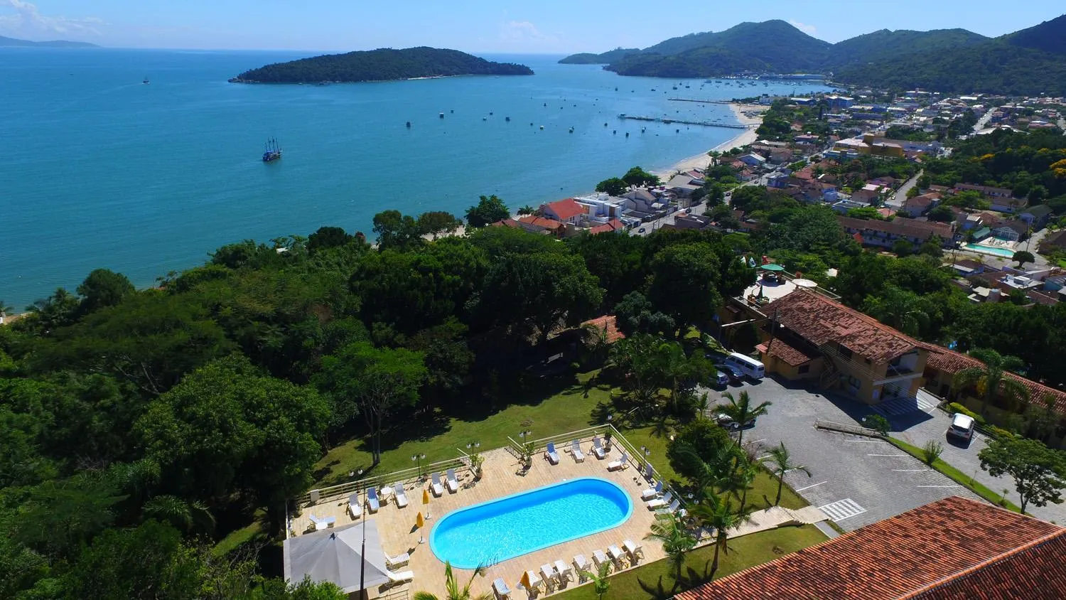 Swimming pool in Morro do Sol Hotel & Eventos