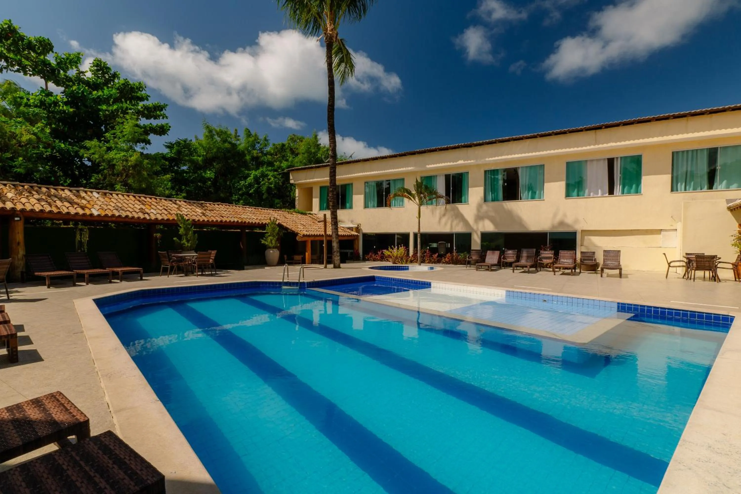 Swimming pool in Miola Hotel