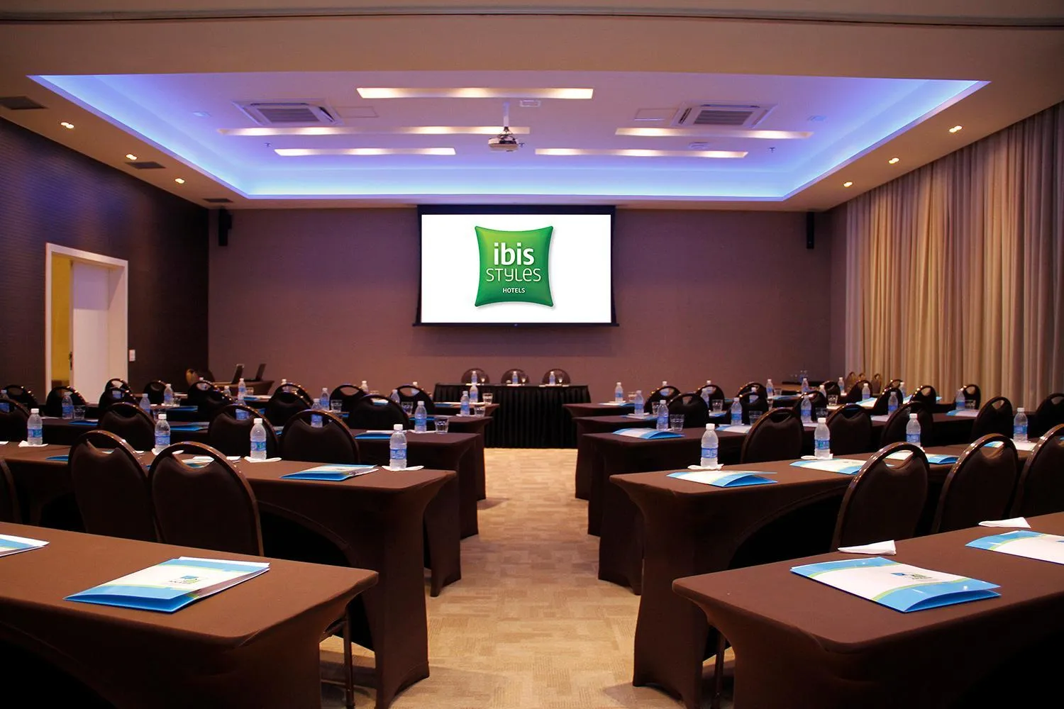 Meeting/conference room in ibis Styles Brasilia Aeroporto
