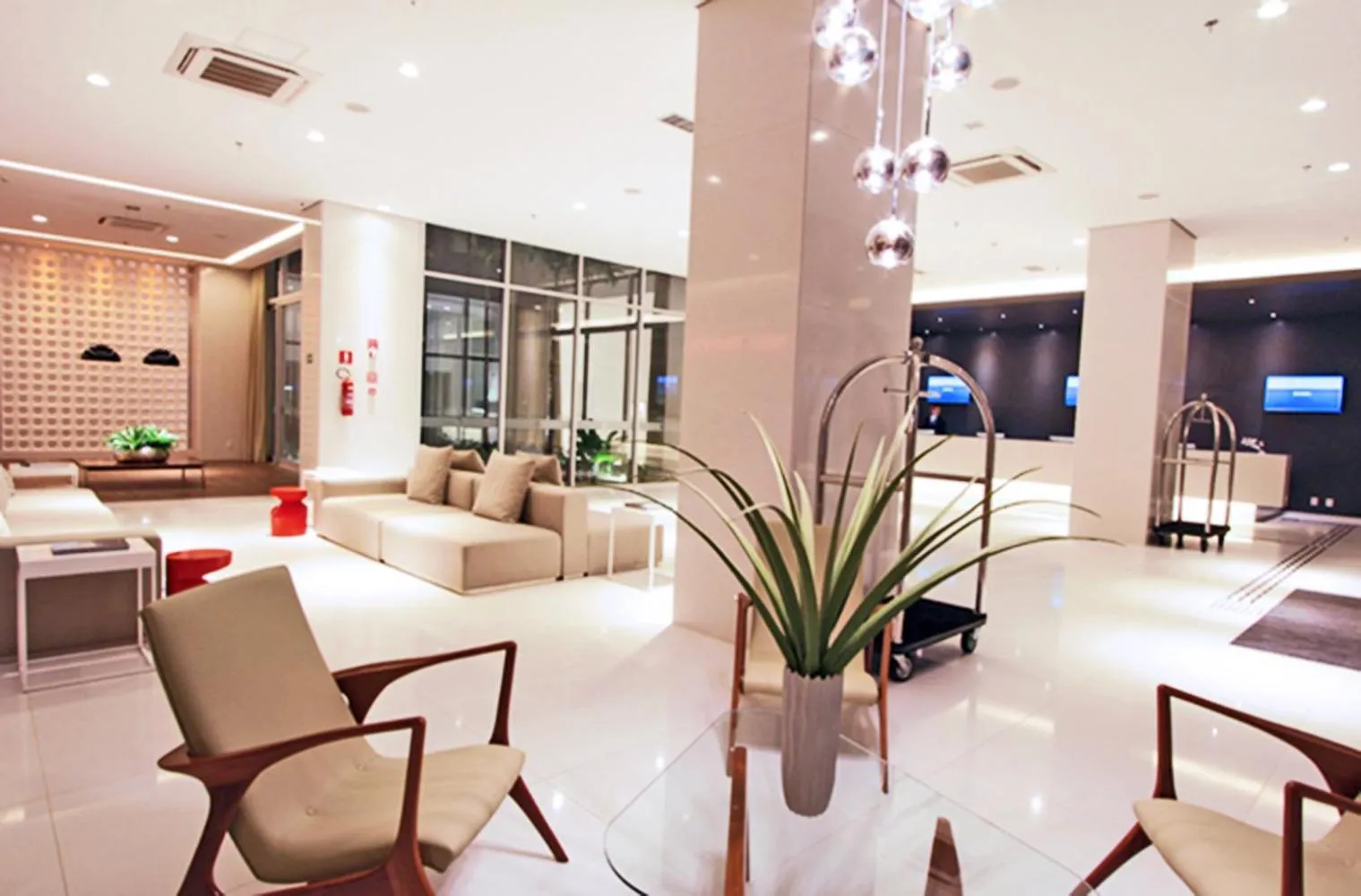 Communal lounge/ TV room in ibis Styles Brasilia Aeroporto