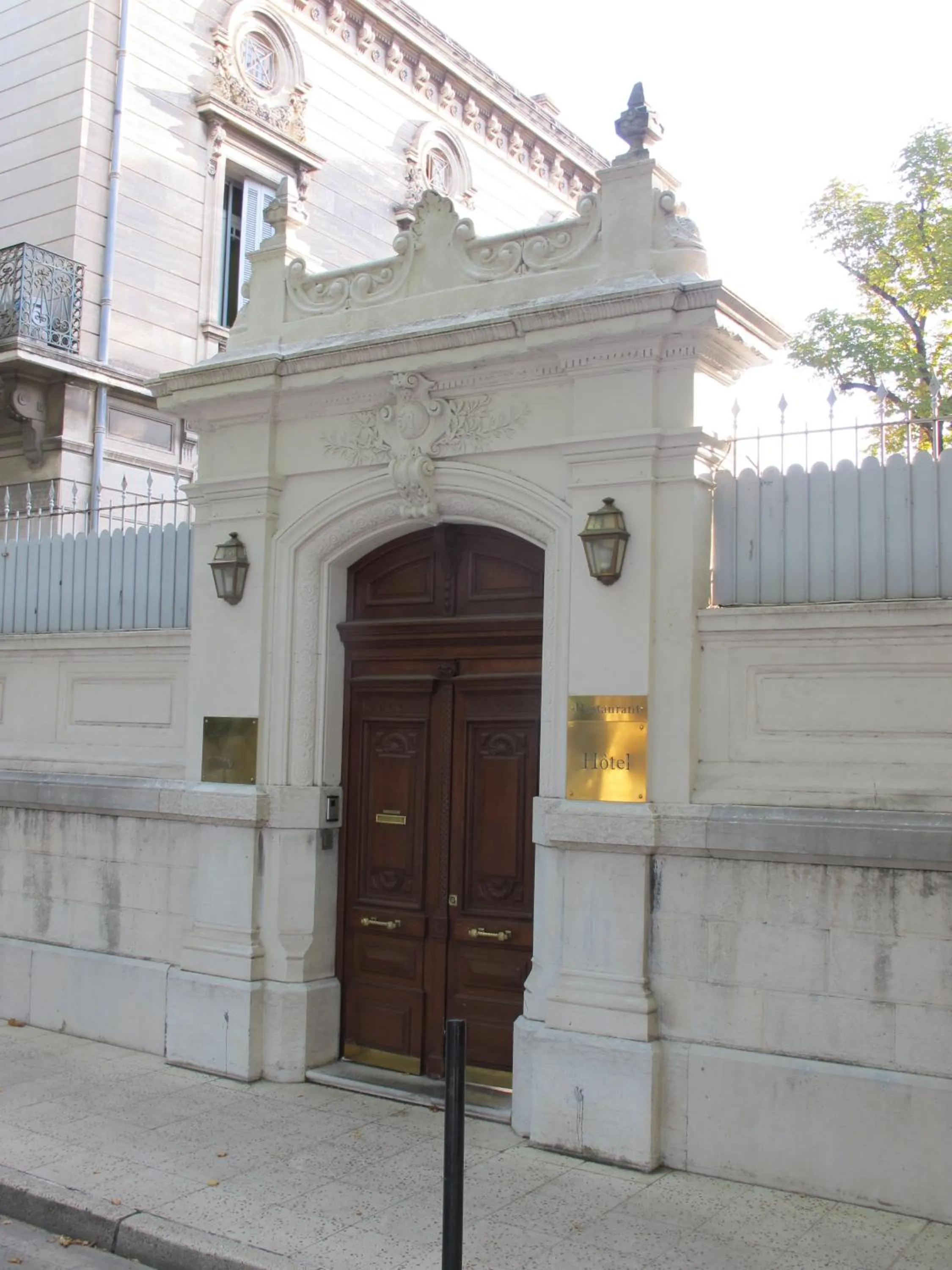 Facade/entrance in La Maison de Sophie