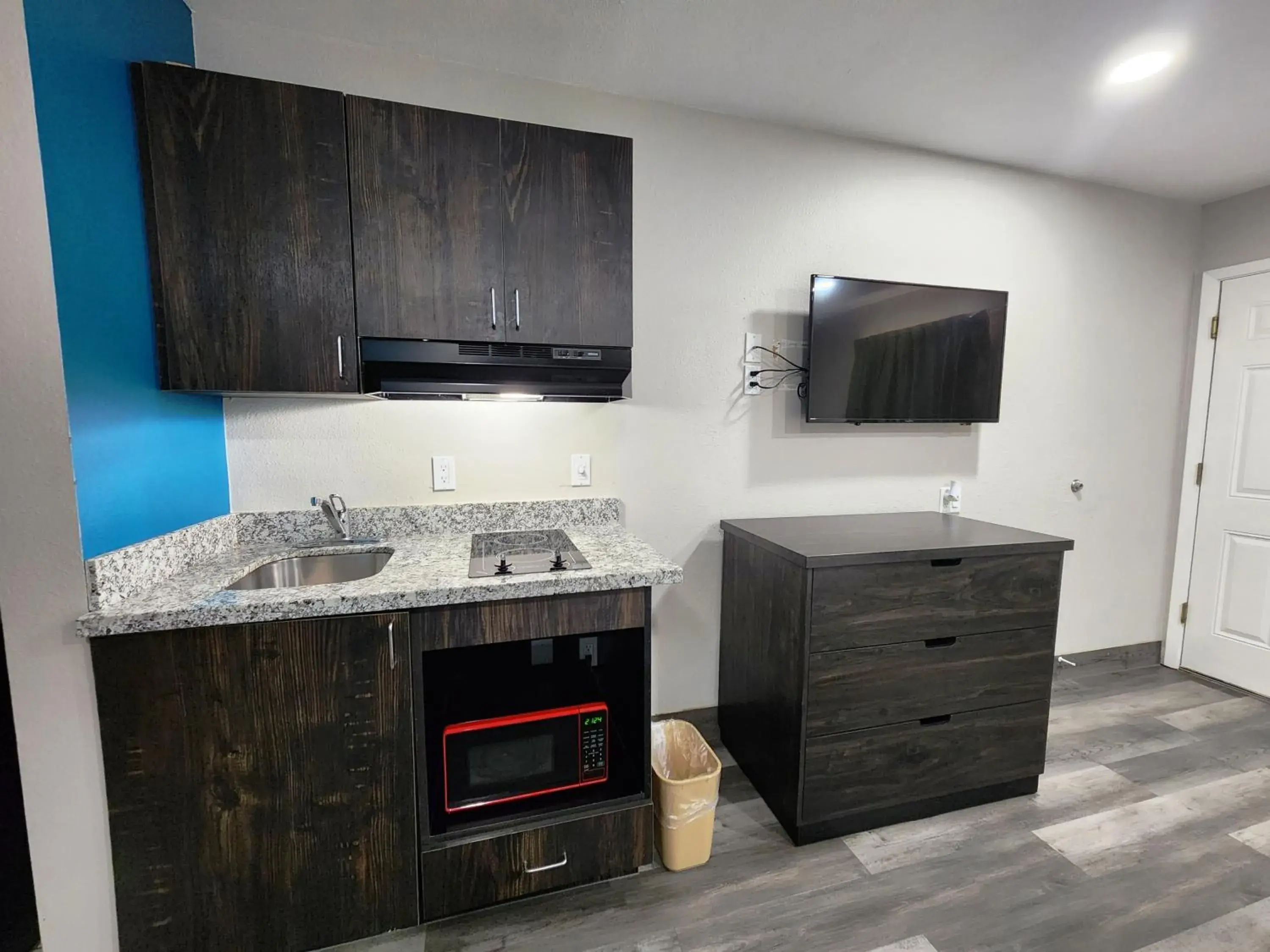 Superior King Room in Scottish Inn & Suites Superior King Room in Scottish Inn & Suites