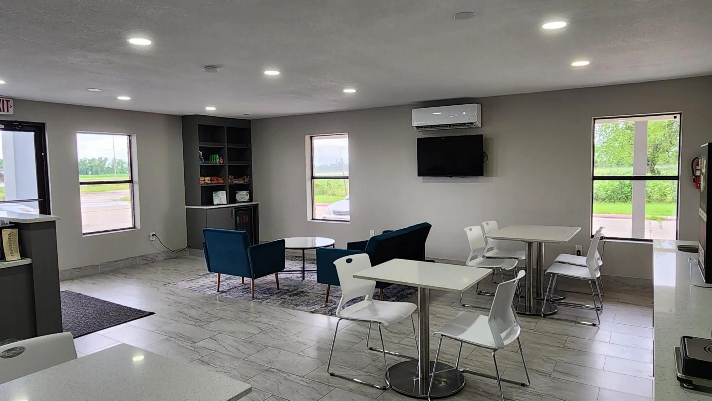 Lobby or reception in Scottish Inn & Suites