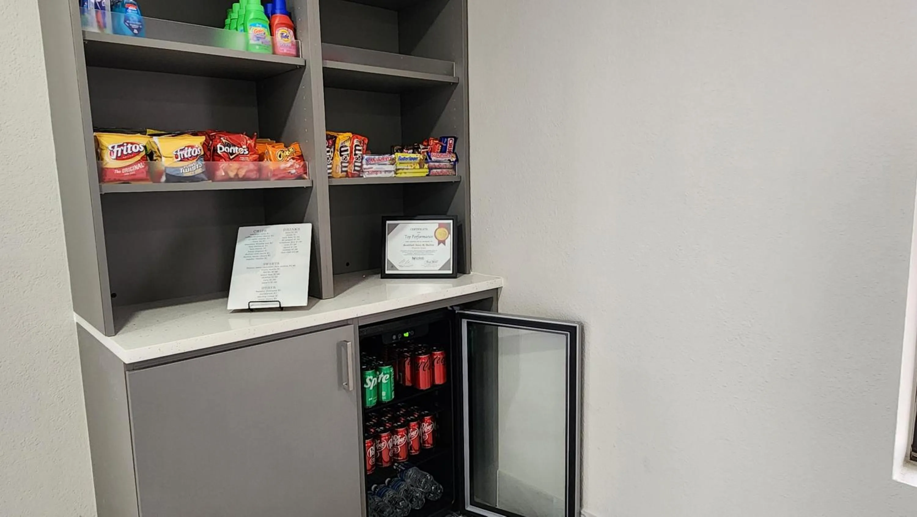 Restaurant/places to eat in Scottish Inn & Suites