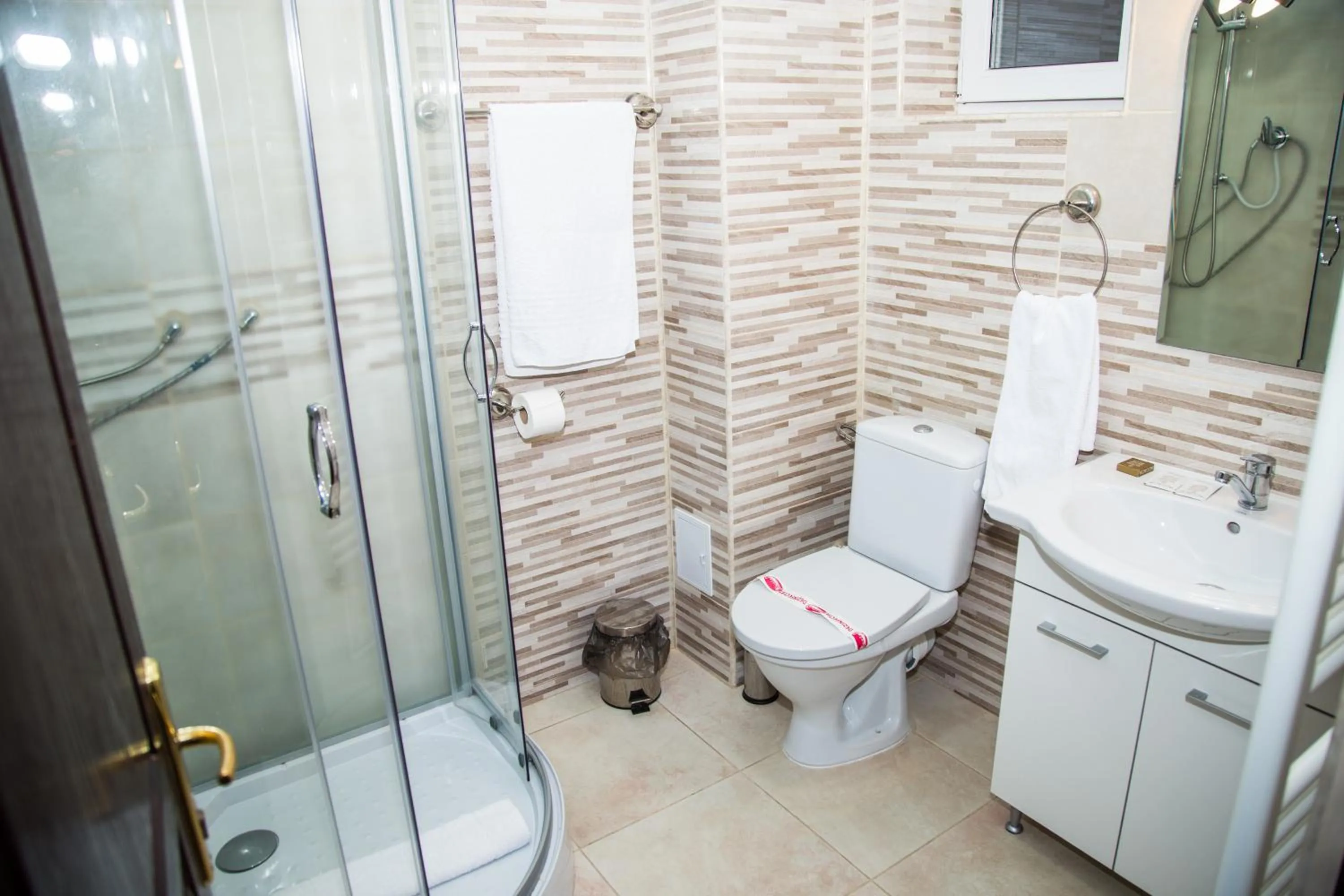 Bathroom in Motel Davios