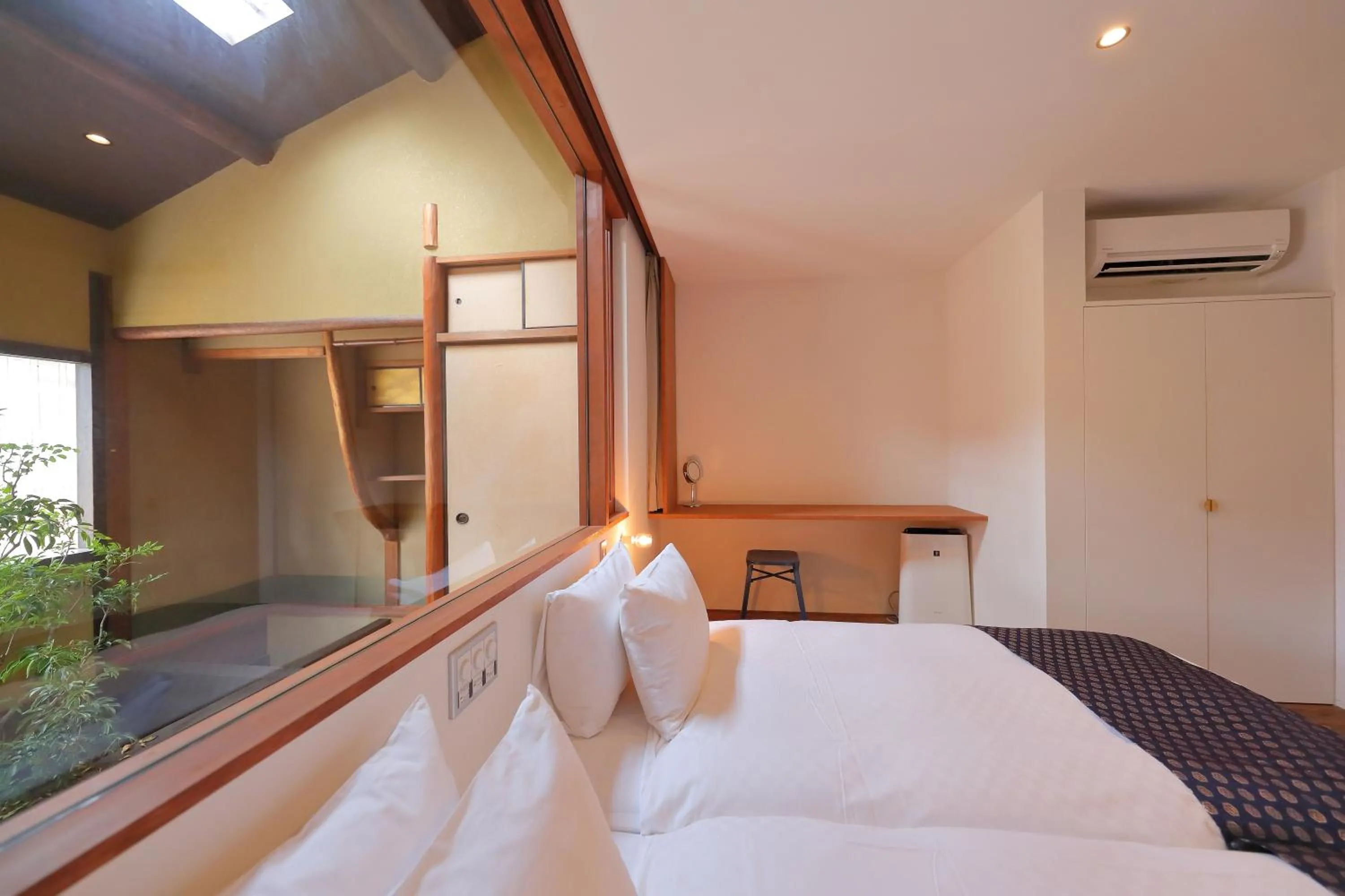 Bedroom, Bed in Kyo no oozora FUKA