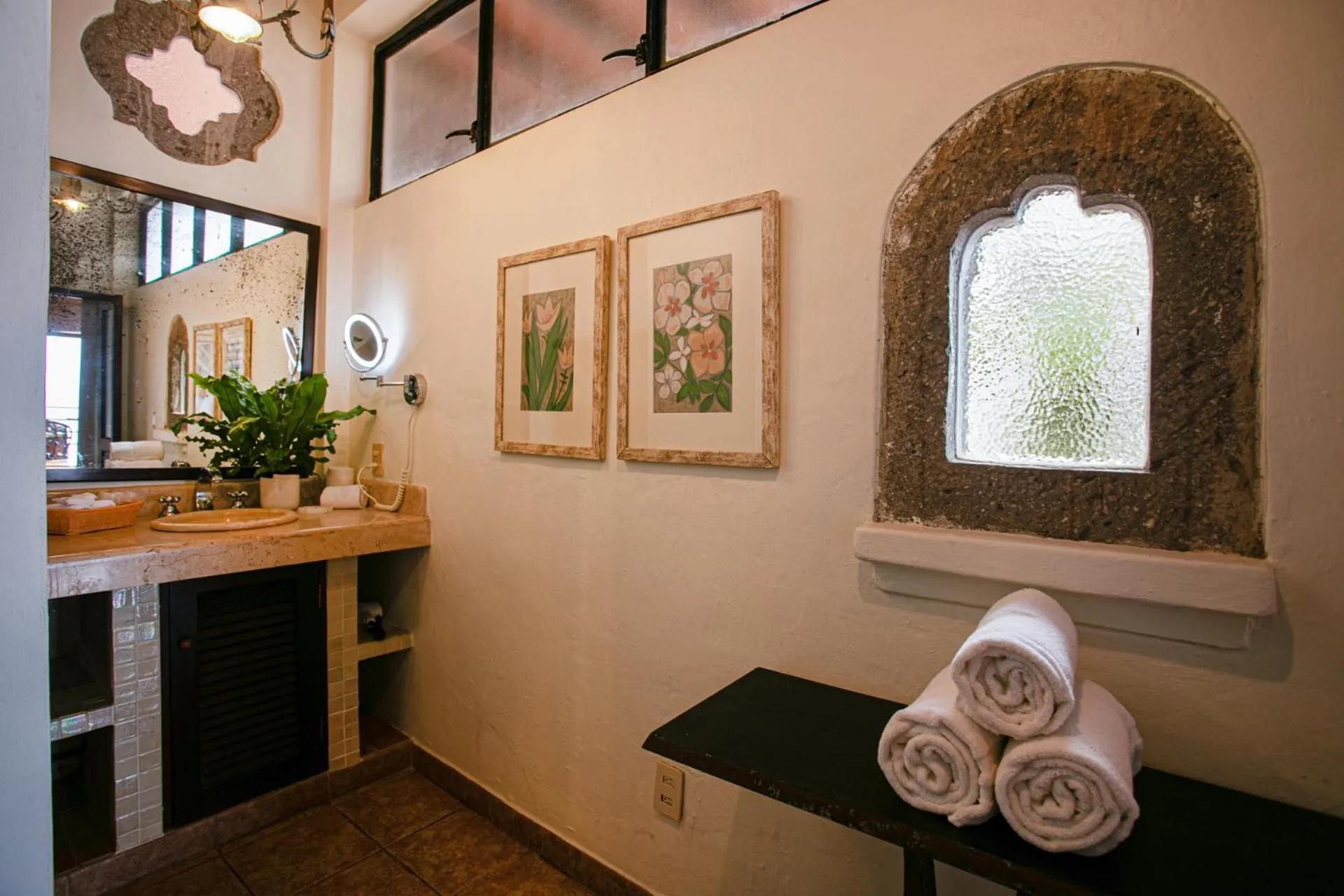 Bathroom in Quinta Maria Cortez Beach Hotel