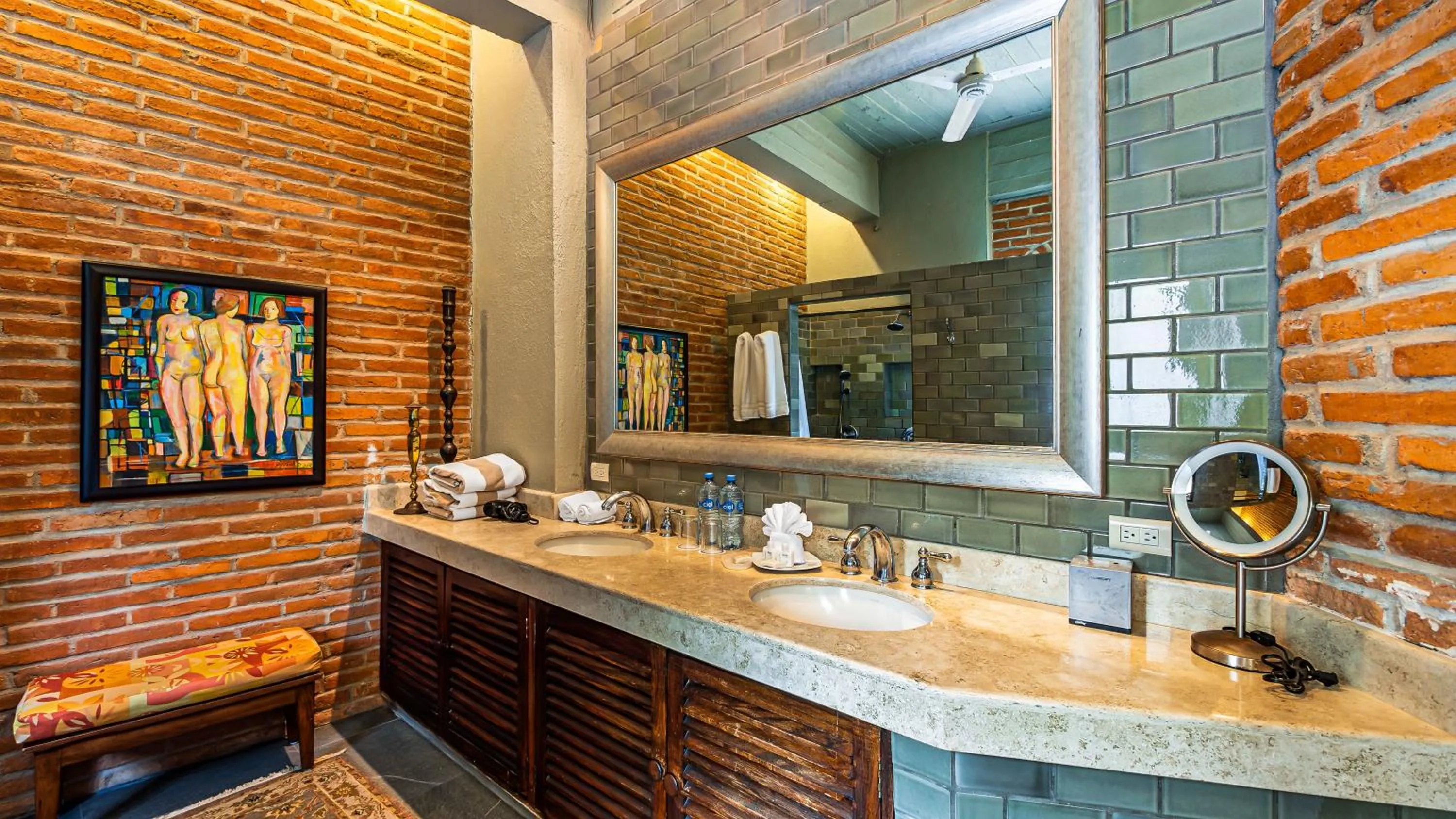 Bathroom in Quinta Maria Cortez Beach Hotel