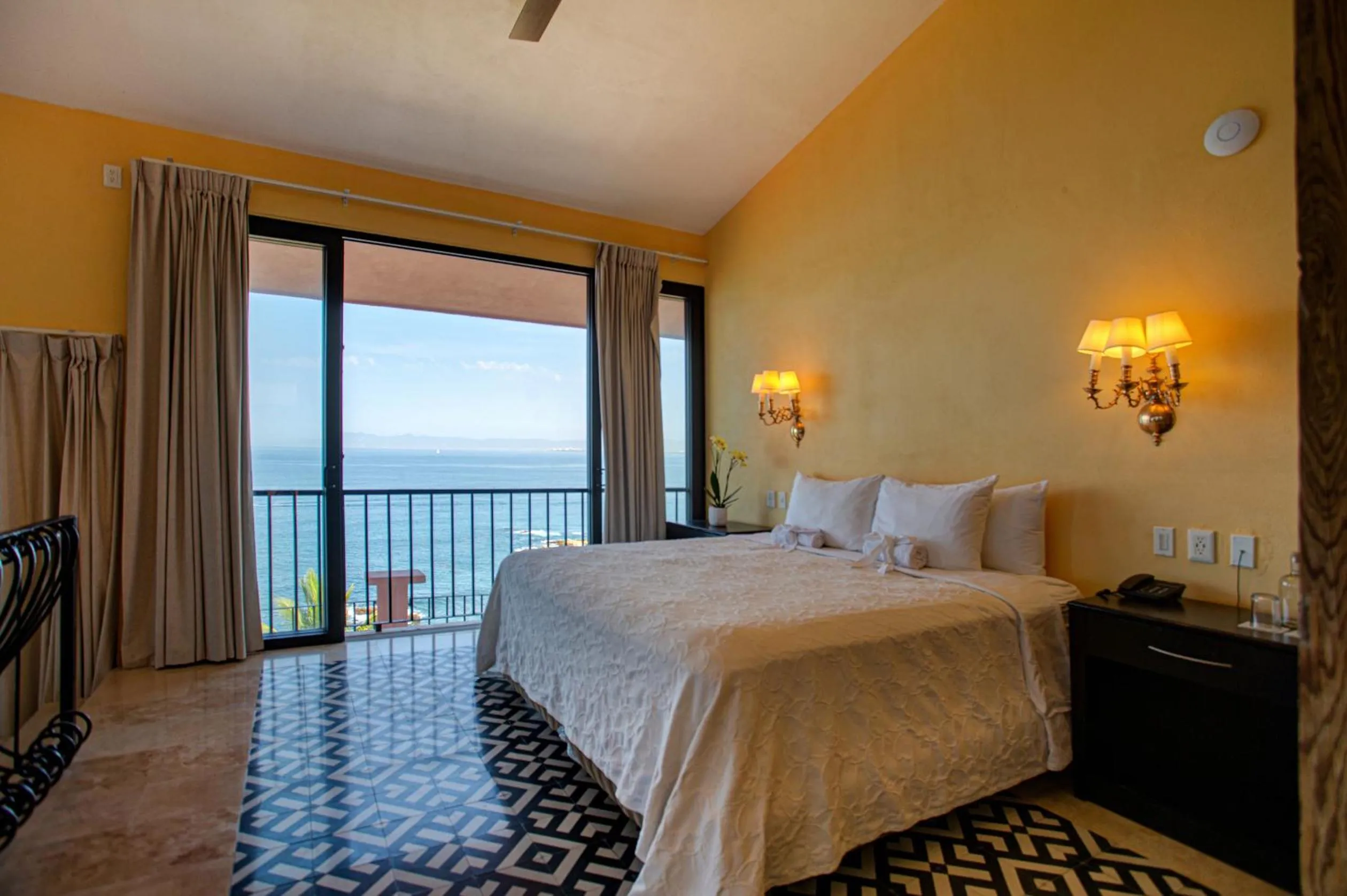 Bedroom, Bed in Quinta Maria Cortez Beach Hotel