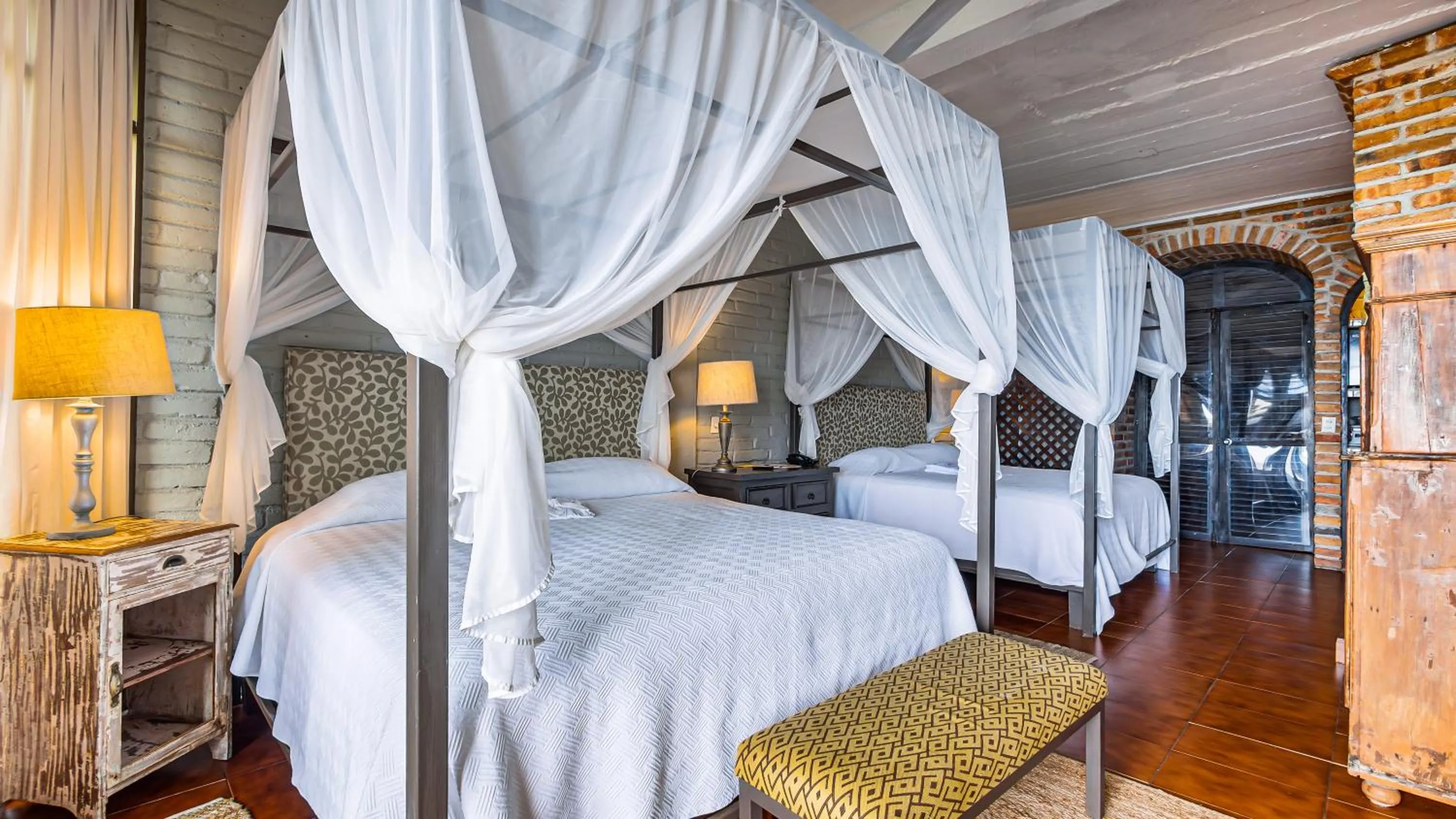 Bed in Quinta Maria Cortez Beach Hotel