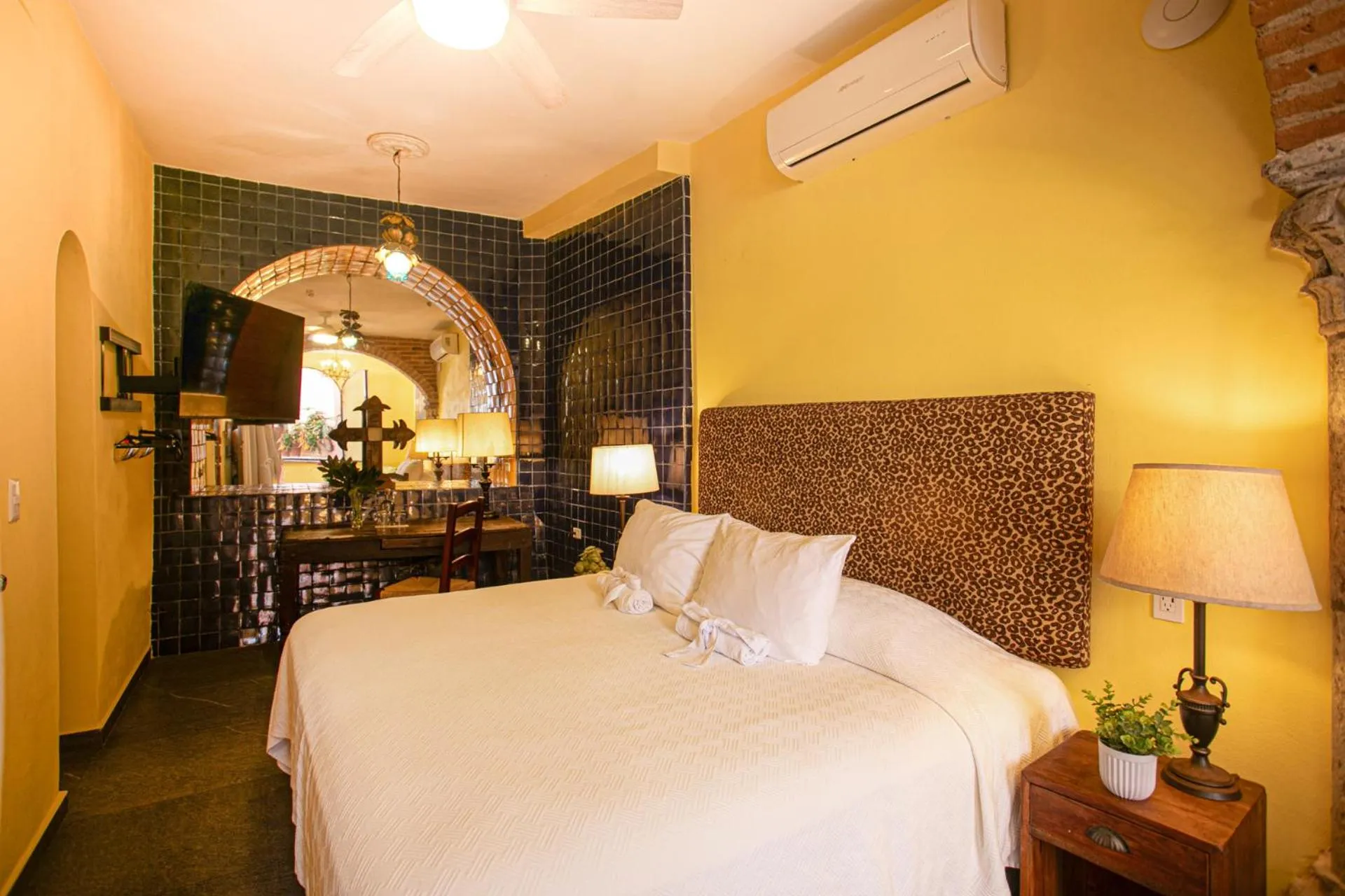 Bed in Quinta Maria Cortez Beach Hotel