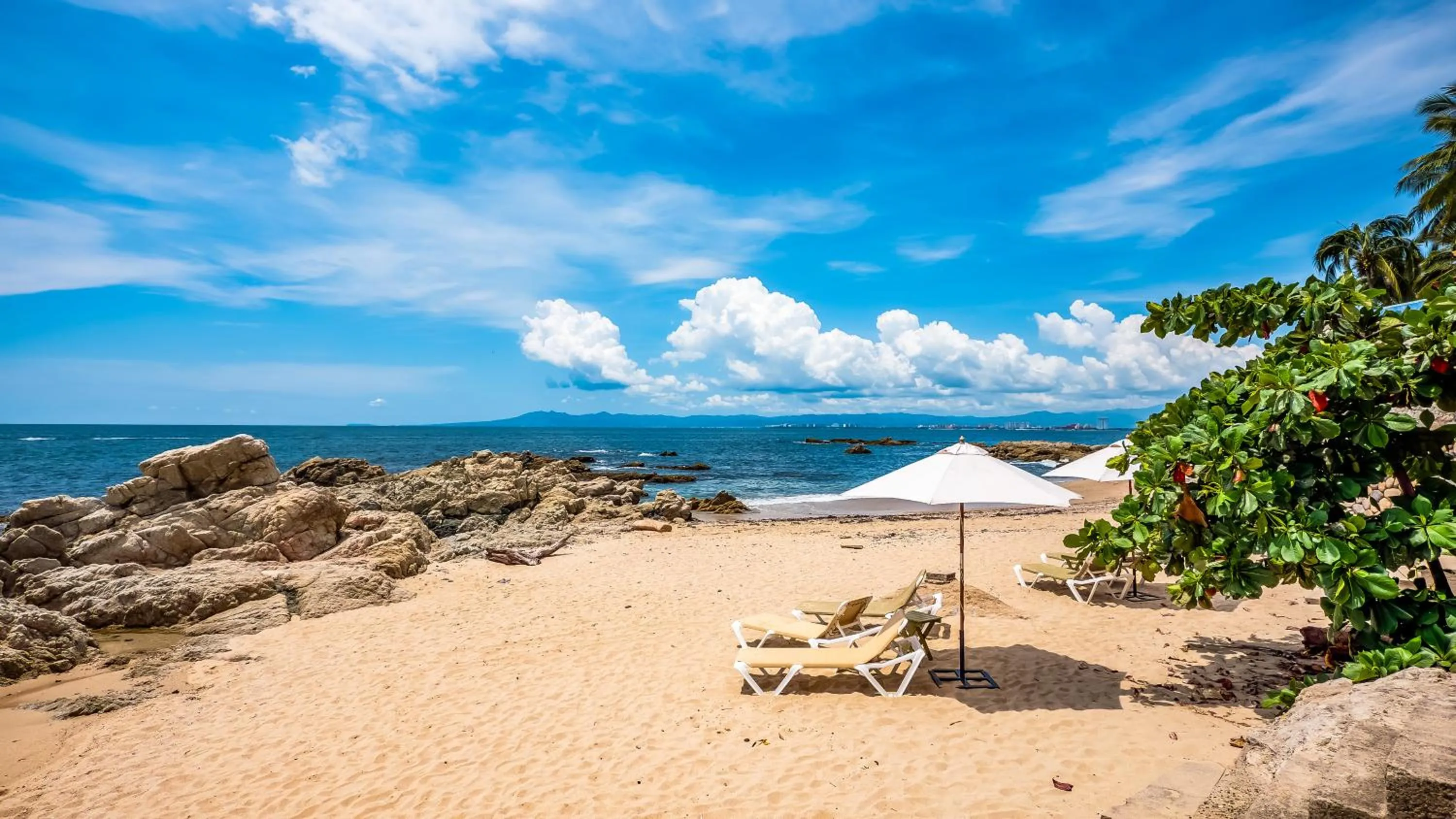 Beach in Quinta Maria Cortez Beach Hotel