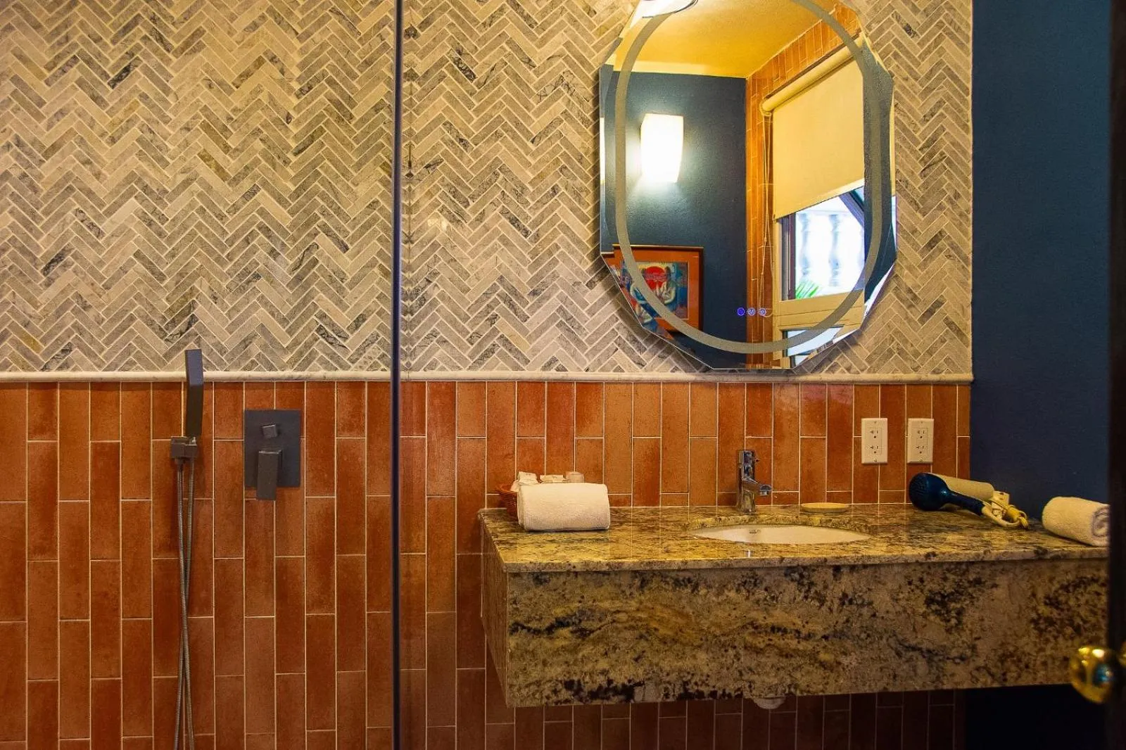 Bathroom in Quinta Maria Cortez Beach Hotel