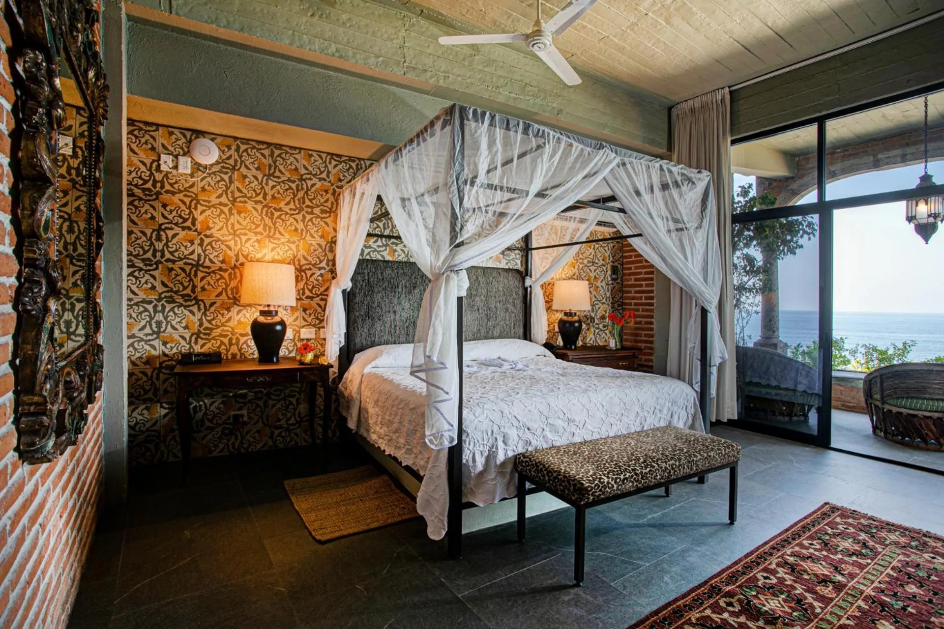 Bed in Quinta Maria Cortez Beach Hotel