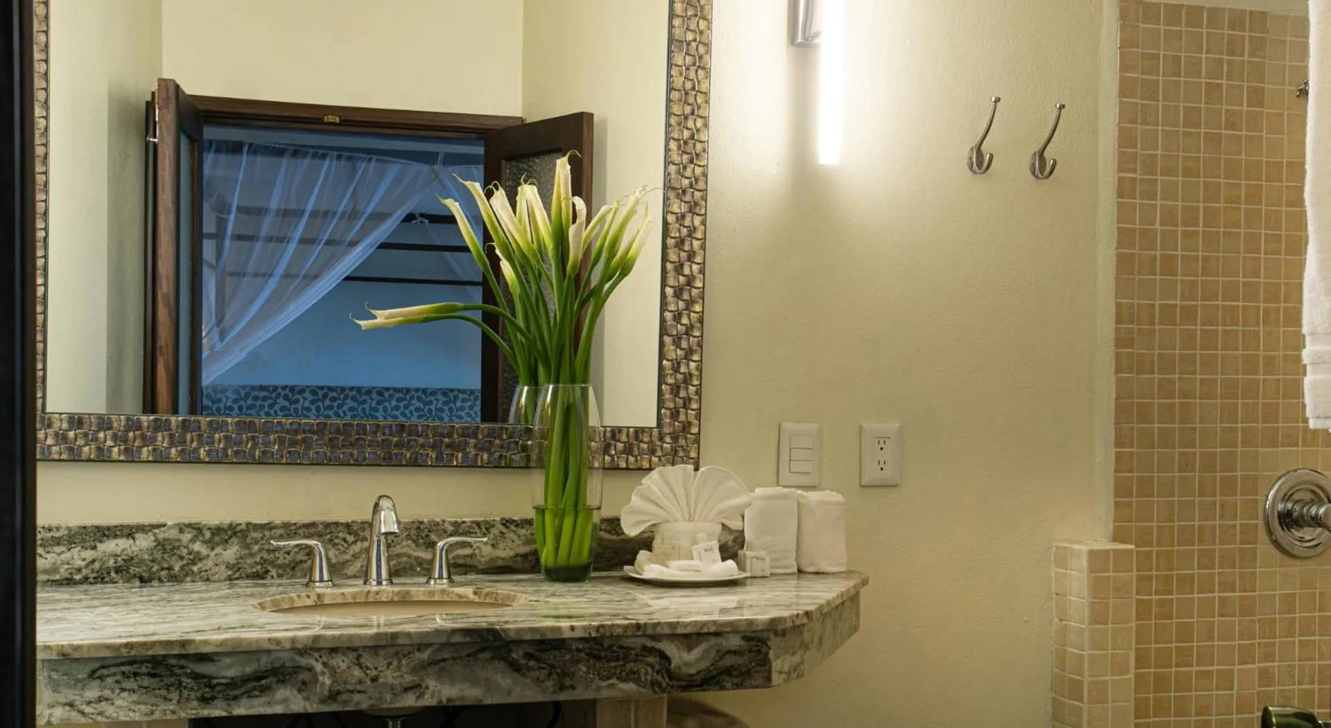 Bathroom in Quinta Maria Cortez Beach Hotel