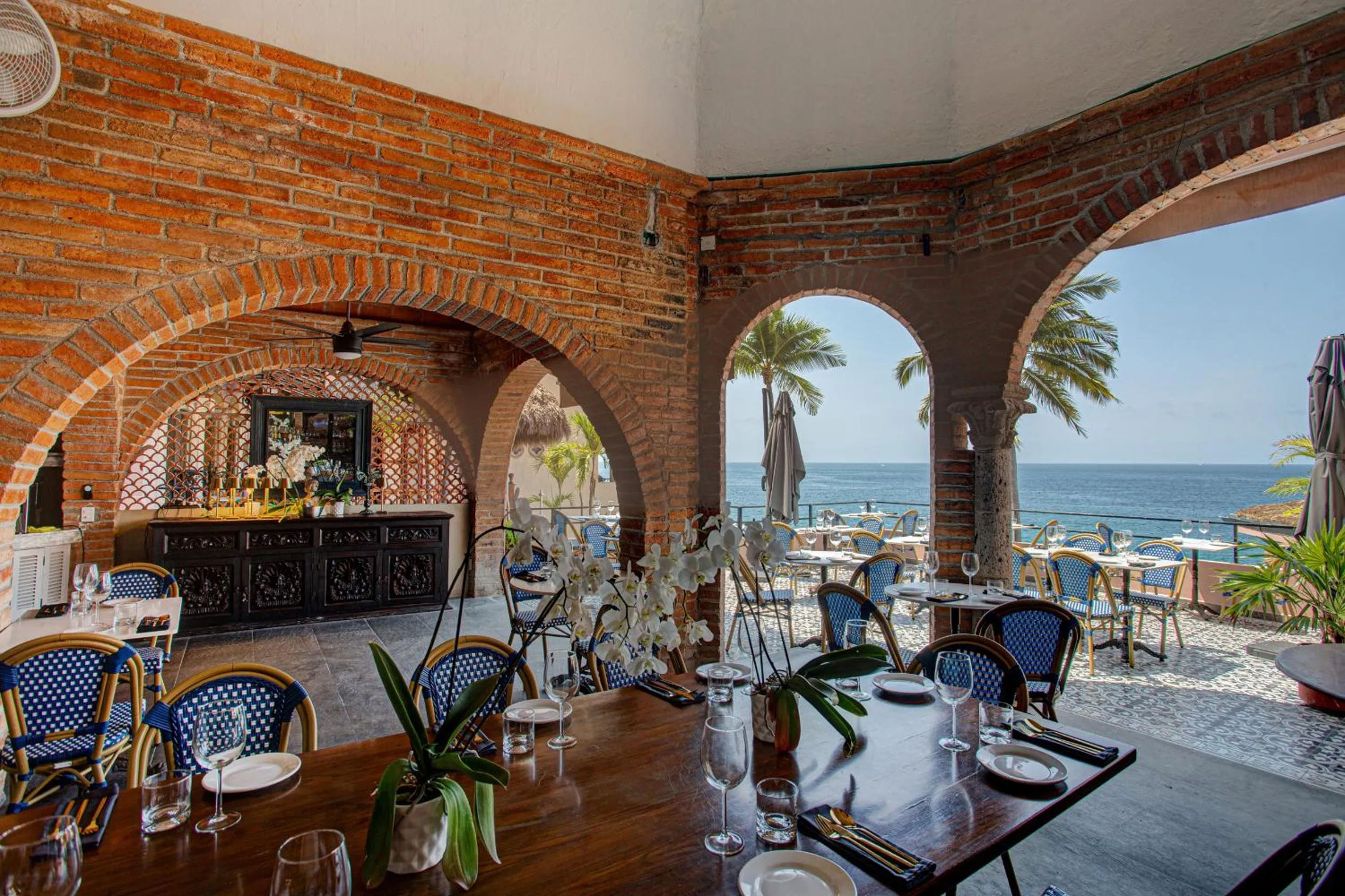 Restaurant/places to eat in Quinta Maria Cortez Beach Hotel