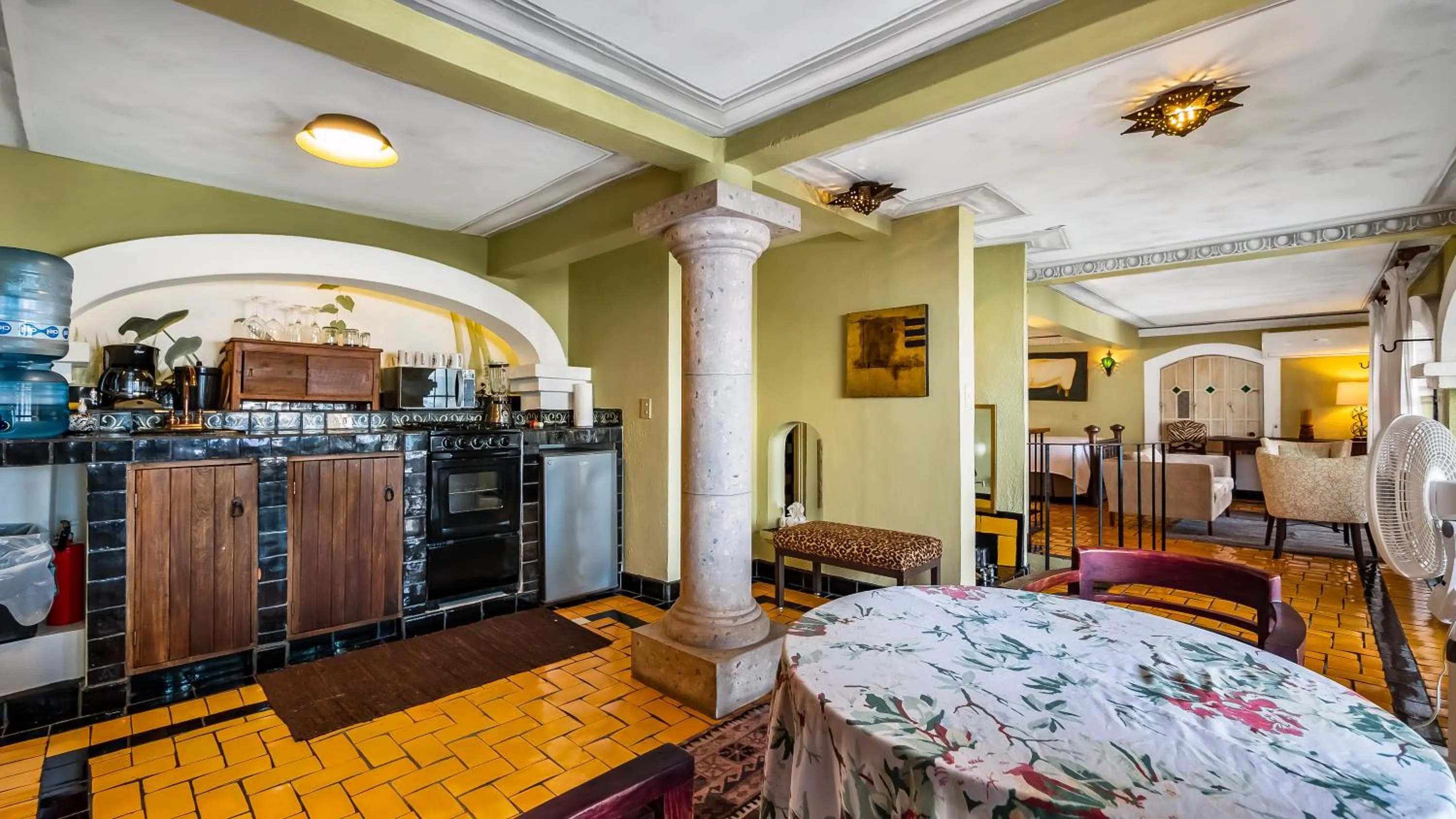 Kitchen or kitchenette in Quinta Maria Cortez Beach Hotel