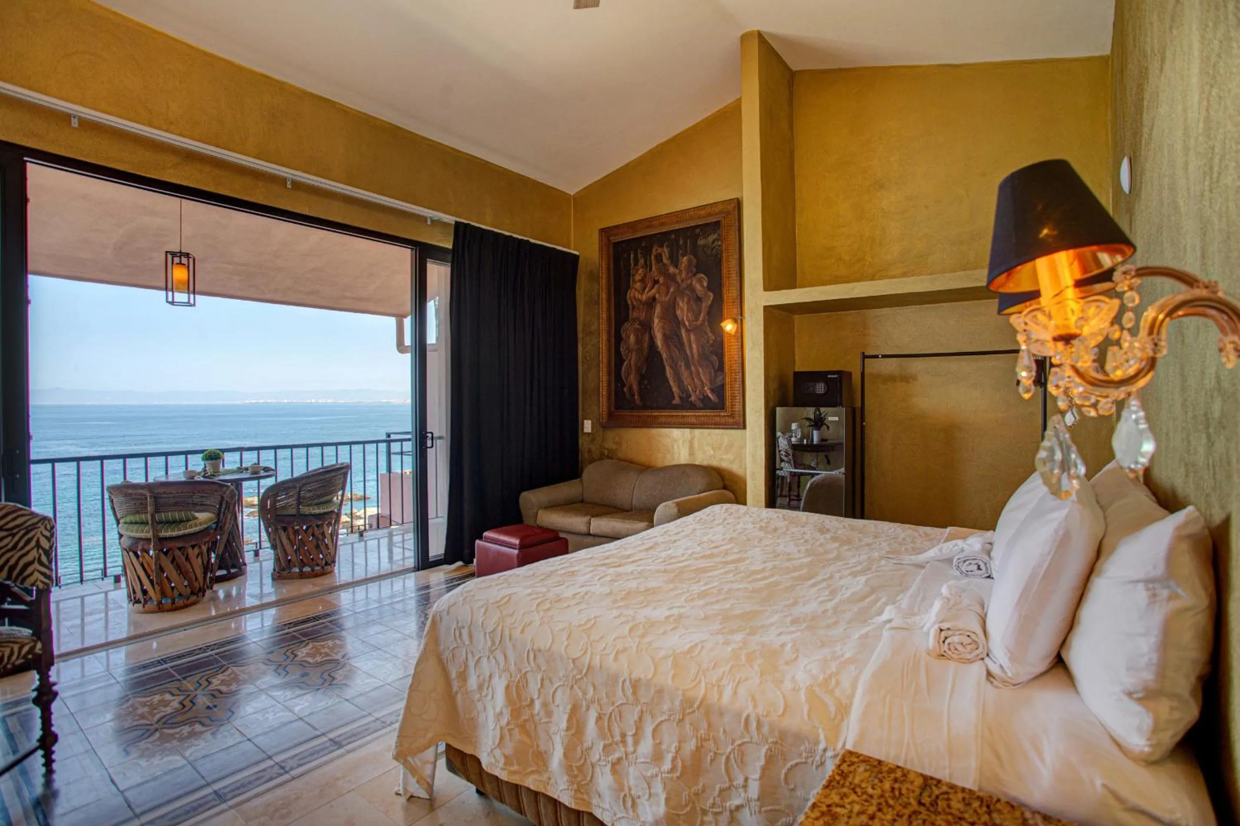 Bedroom, Bed in Quinta Maria Cortez Beach Hotel