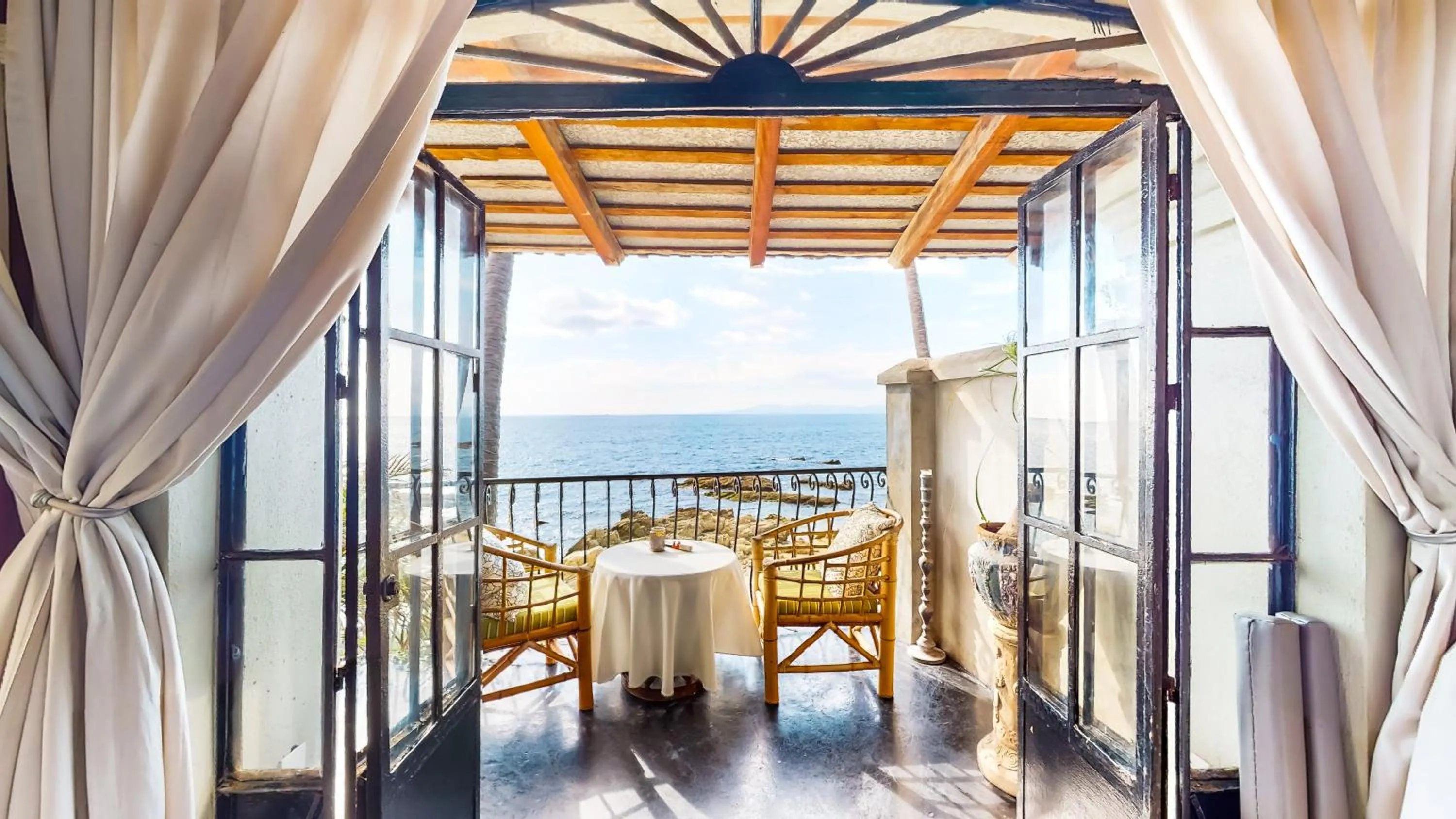 Balcony/Terrace in Quinta Maria Cortez Beach Hotel